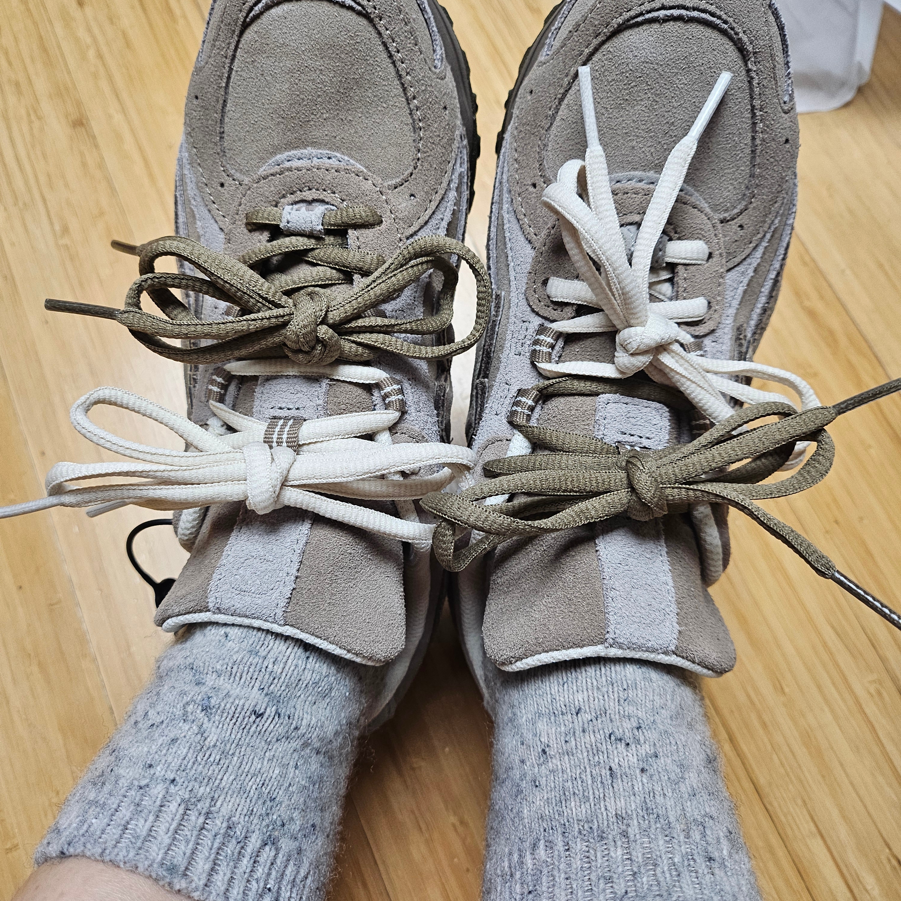 New Balance 204L Suede Mushroom Arid Stone 착용 스타일 - 4
