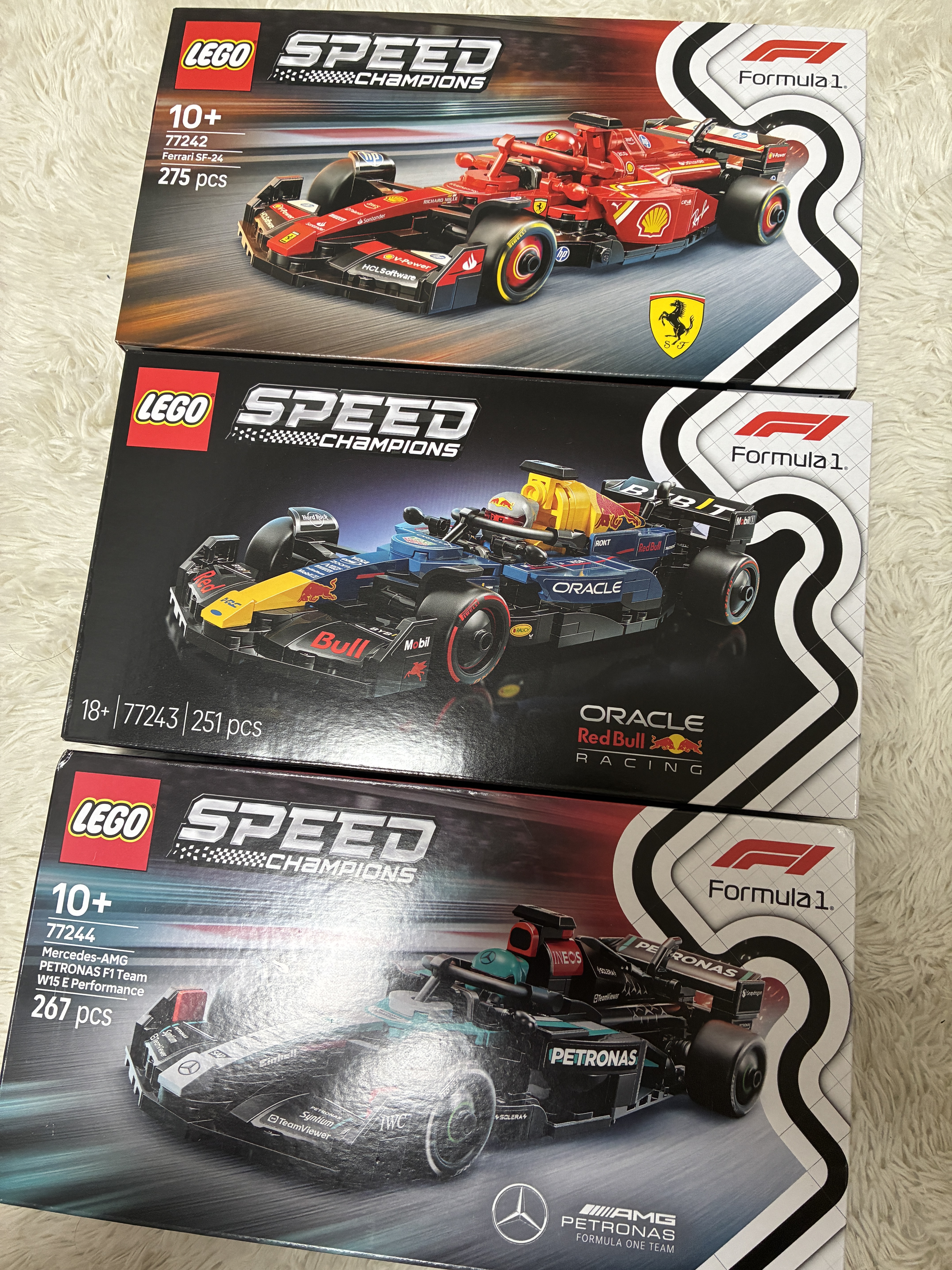Lego Speed Champions Ferrari SF-24 F1 Race Car, Lego Oracle Red Bull Racing RB20 F1 Race Car 착용 스타일
