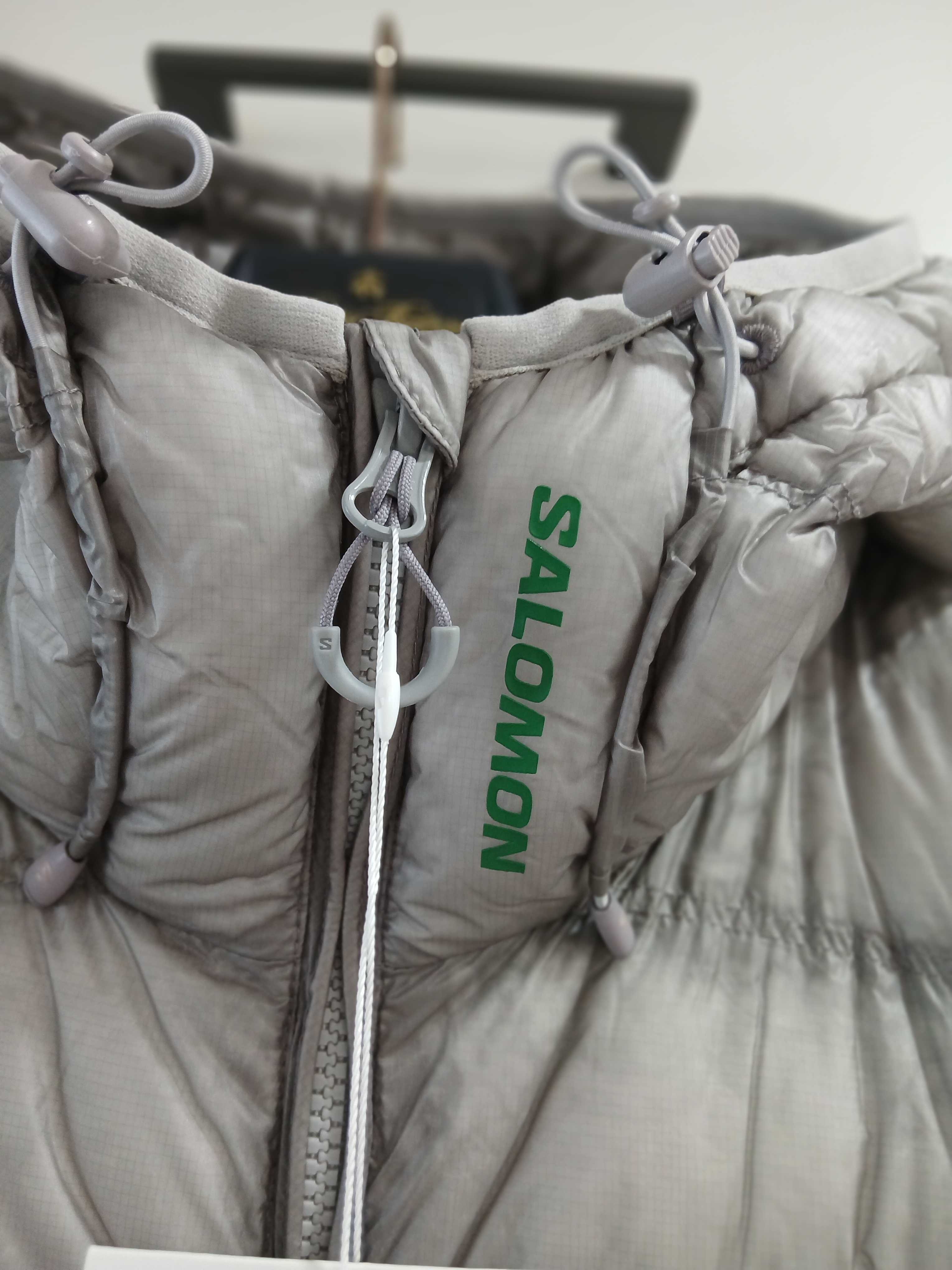 Salomon UNI Cross Insulation Jacket Light Grey 착용 스타일 - 2