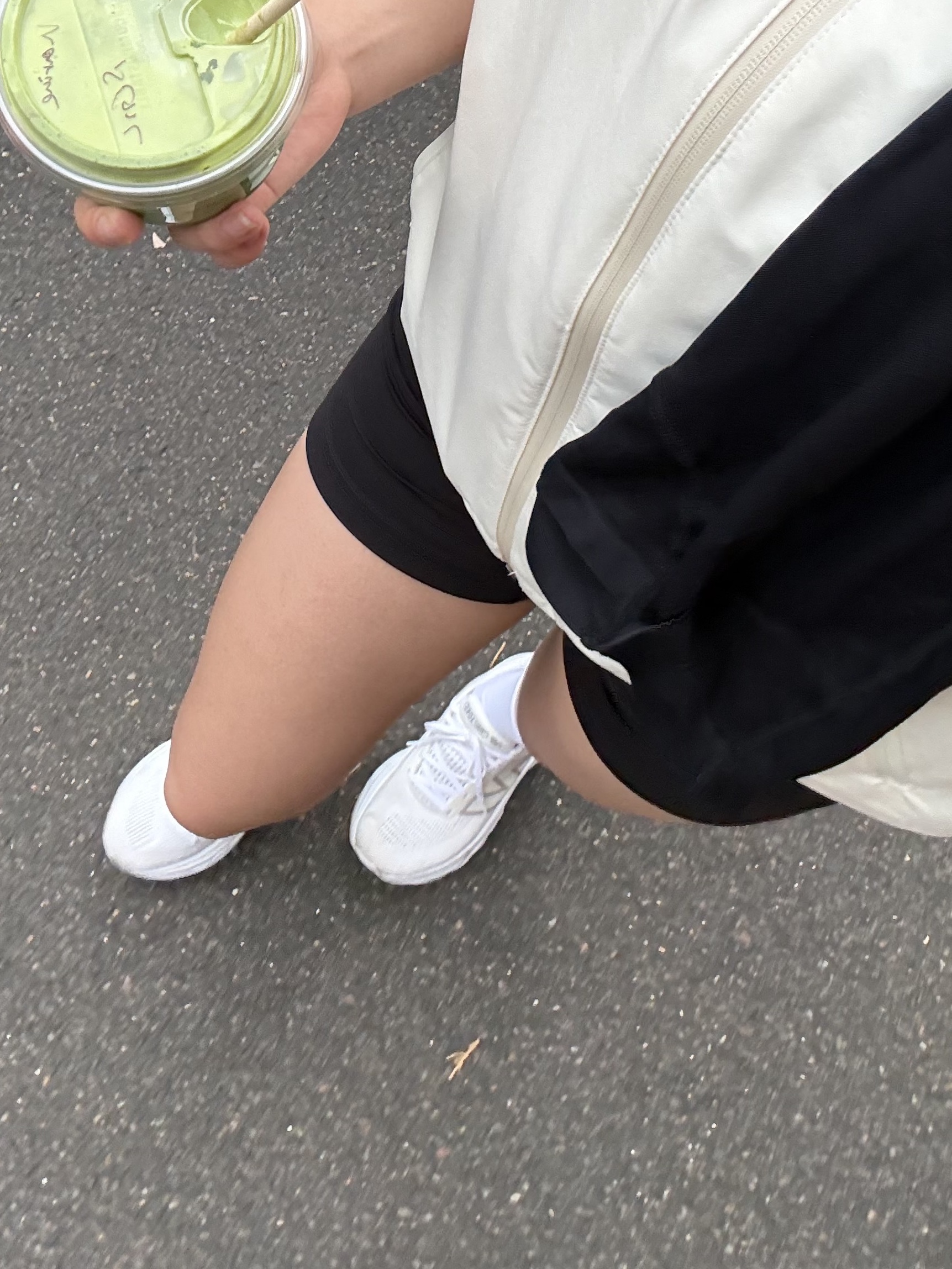 New Balance Fresh Foam X 880v14 White - 2E Wide, (W) New Balance Fresh Foam X 1080v14 White Light Gold Metallic- D Wide 착용 스타일 - 1