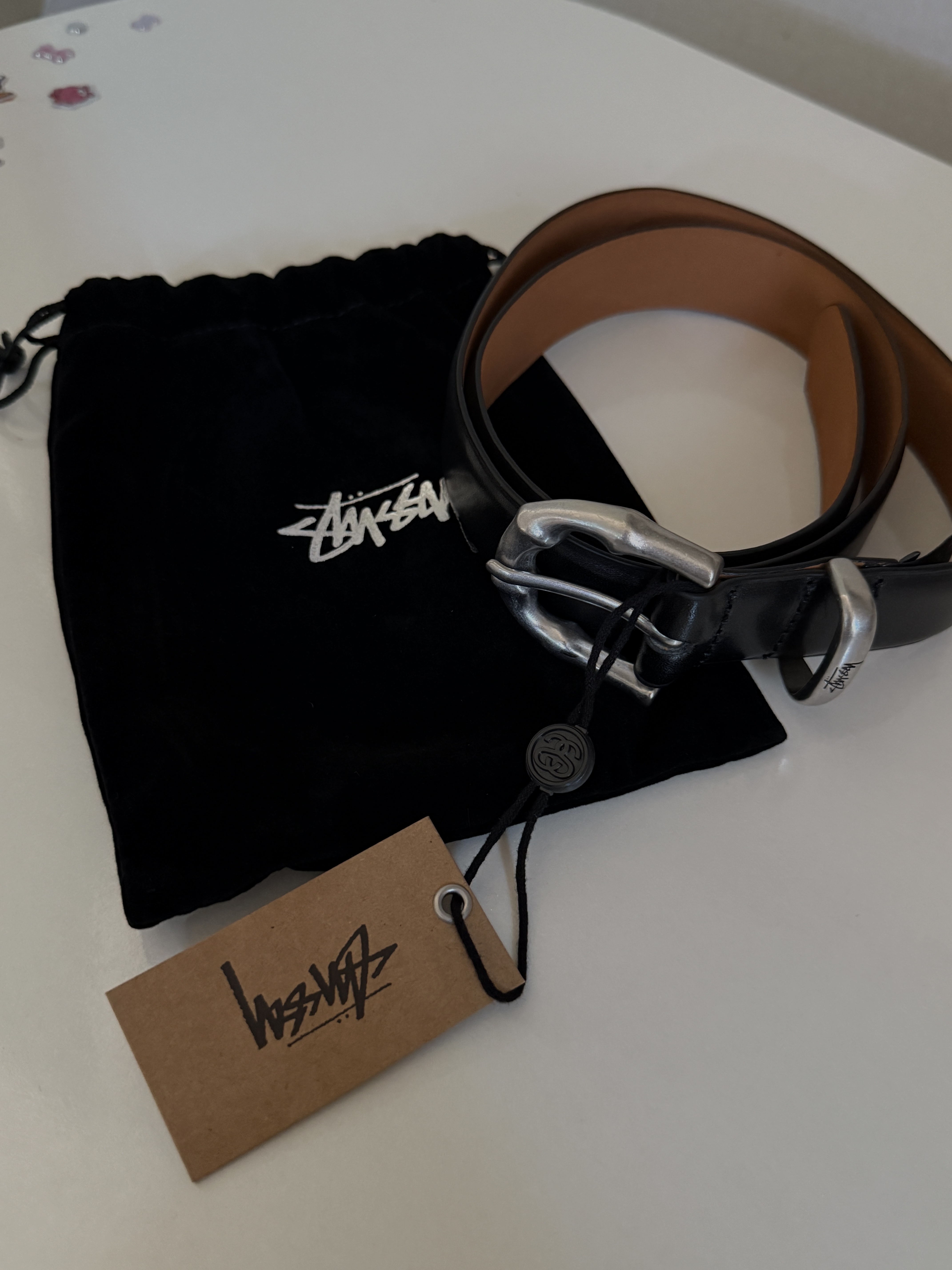 Stussy Bamboo Buckle Belt Black 착용 스타일