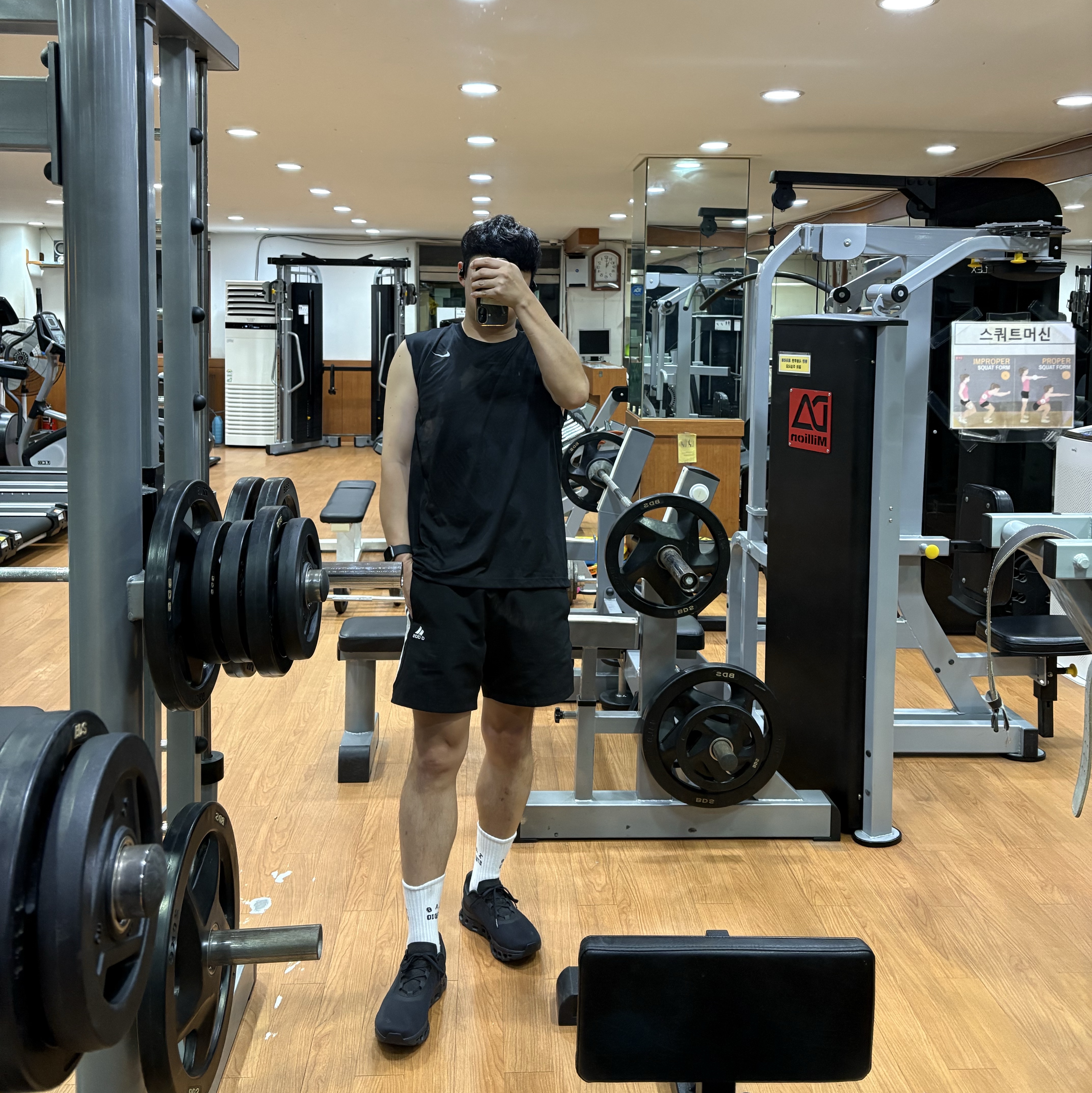 Nike Dri-Fit Legend Sleeveless Fitness T-Shirt Black - Asia, On Running Cloudmonster All Black 착용 스타일