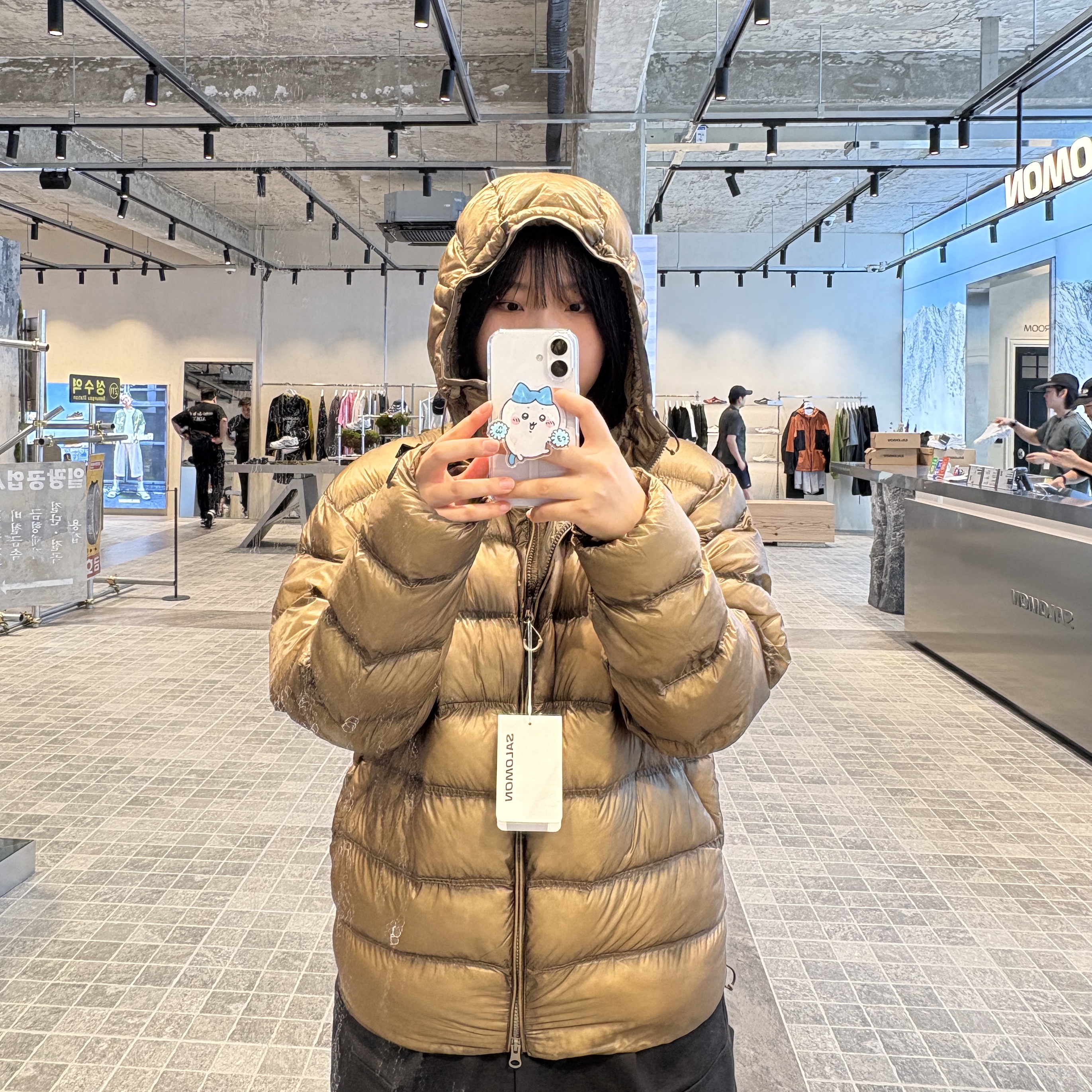 Salomon UNI Cross Insulation Jacket Dark Brown 착용 스타일