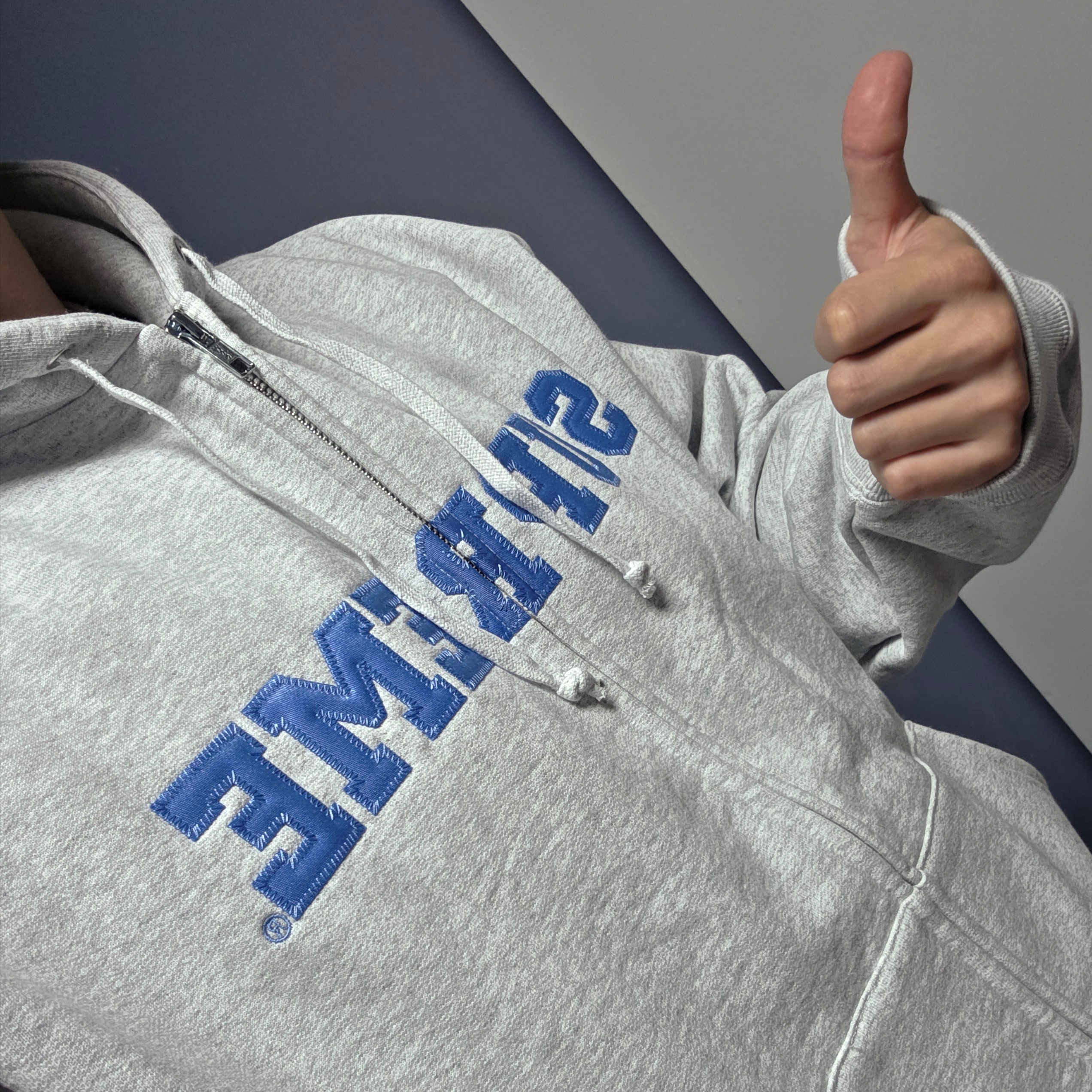 Supreme Collegiate Applique Zip Up Hooded Sweatshirt Ash Grey - 25FW 착용 스타일