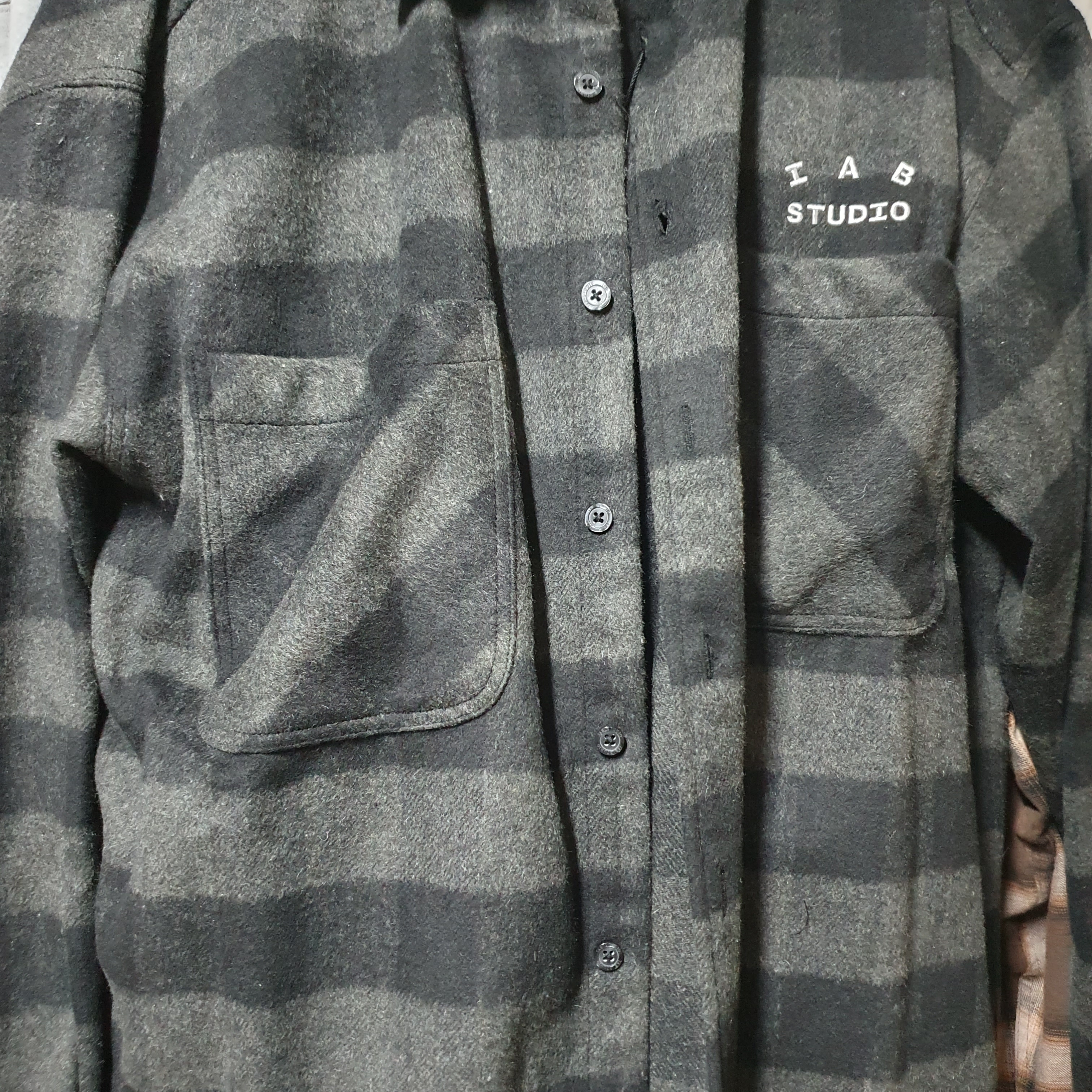 IAB Studio Gingham Check Shirt Black White 착용 스타일