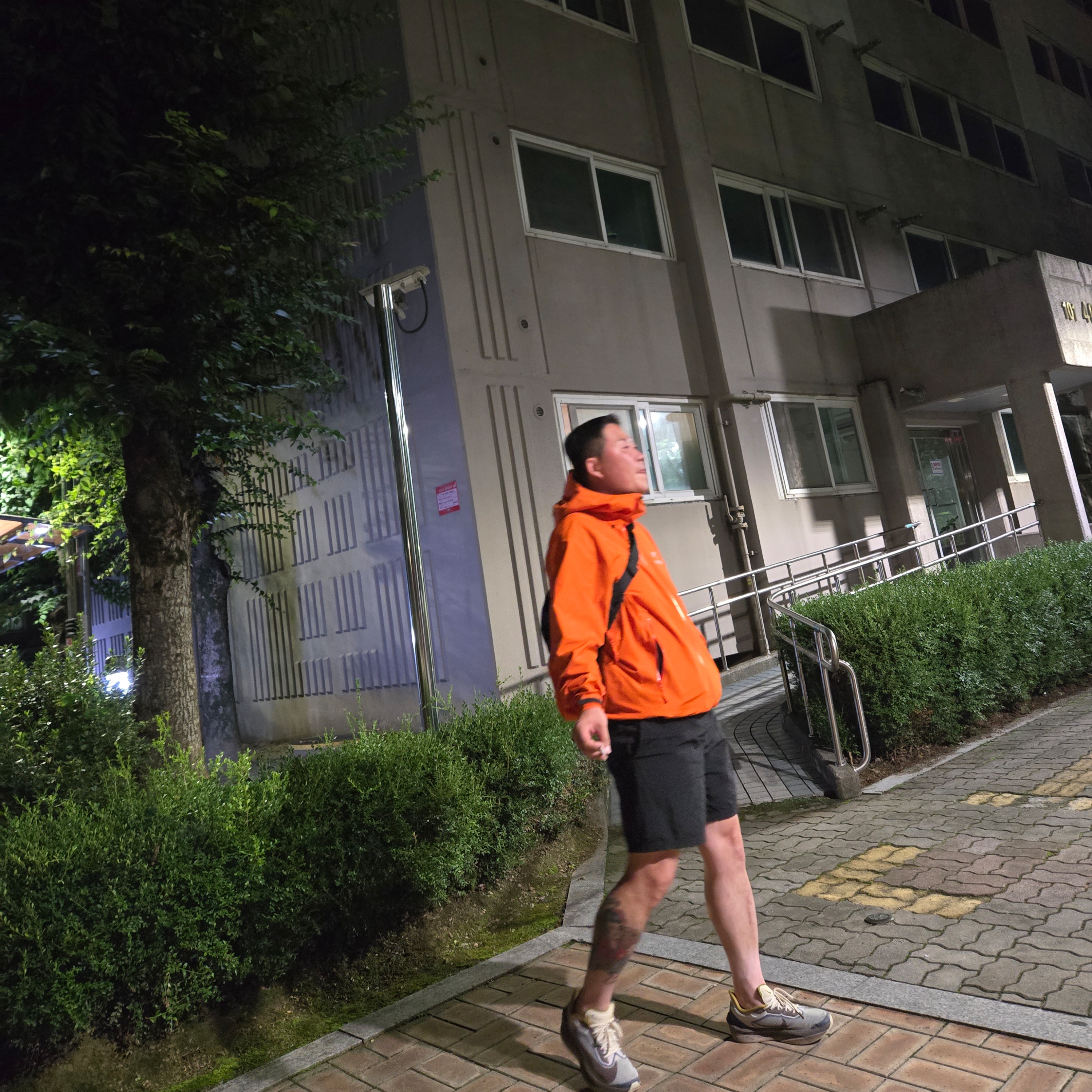 Arc'teryx Beta LT Jacket Phenom, Stone Island B100009 Nylon Metal in Econyl Pocket Details Regular Fit Swim Trunks Black - 25SS 착용 스타일