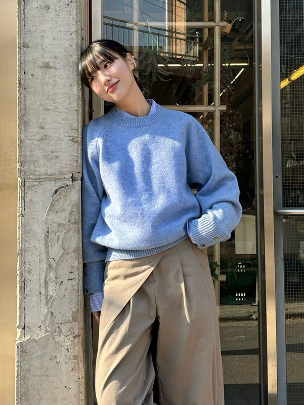 Knitted Shaggy Dog Wool 100% Round Knit Blue 착용 스타일