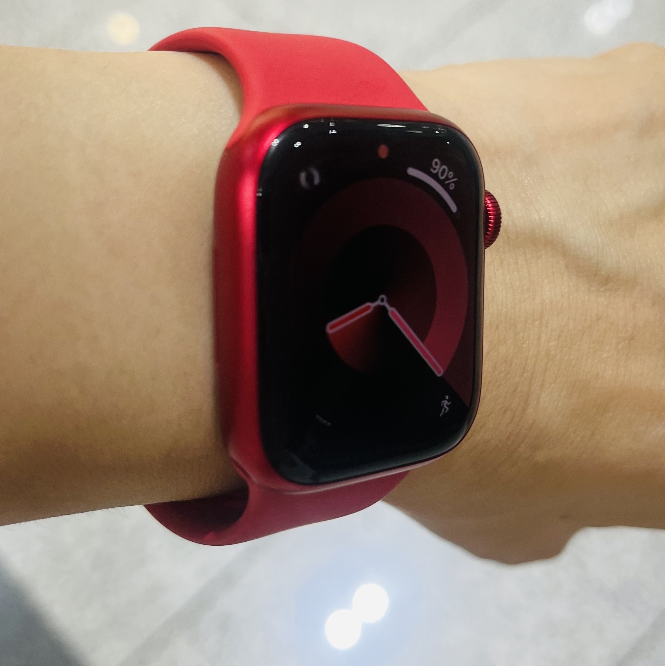 Apple Watch Series 9 41mm GPS Red Aluminium Case with Sport Band S/M Red (Korean Ver.) 착용 스타일 - 2