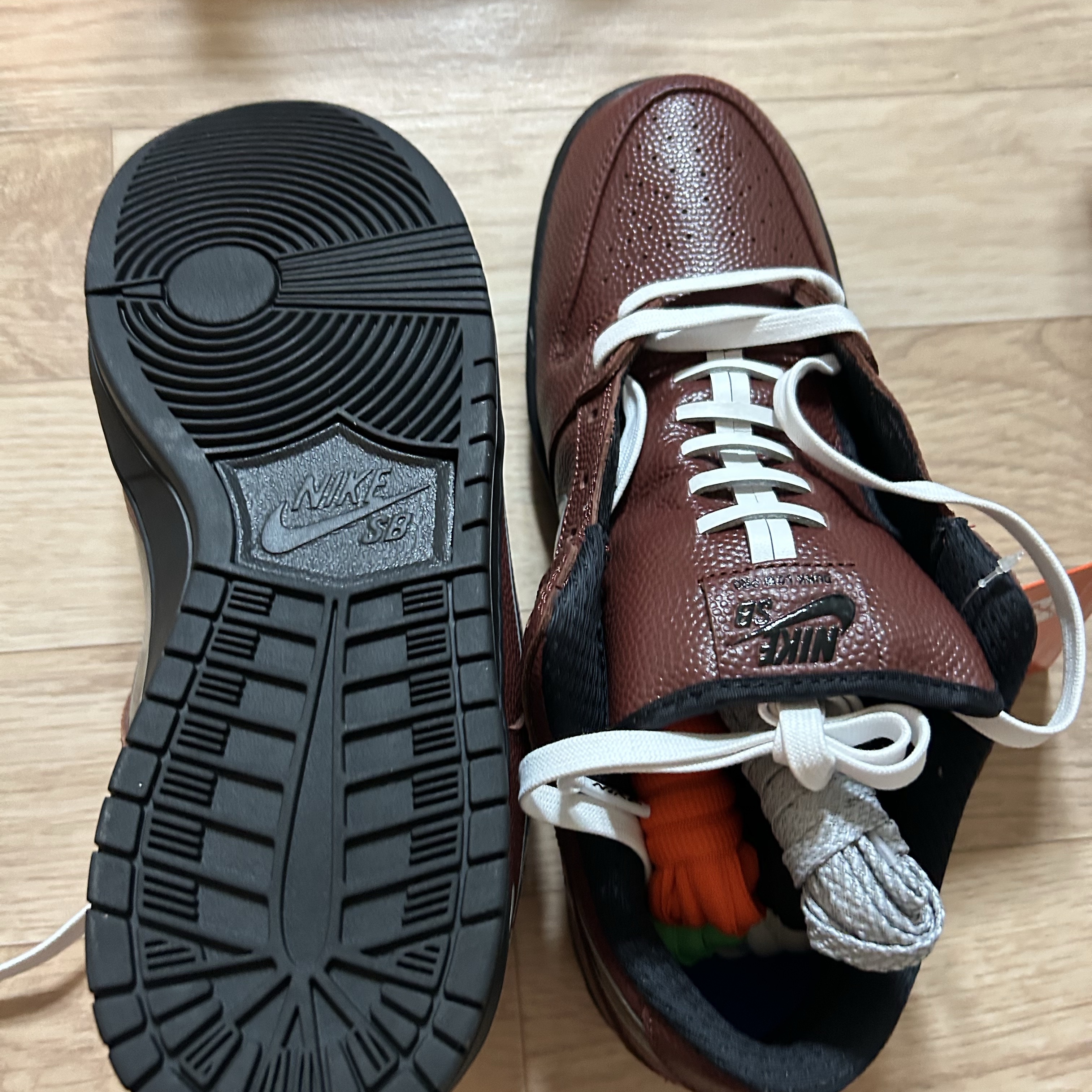 Nike x Limosine Skateboards SB Dunk Low Pro Brown and Black 착용 스타일