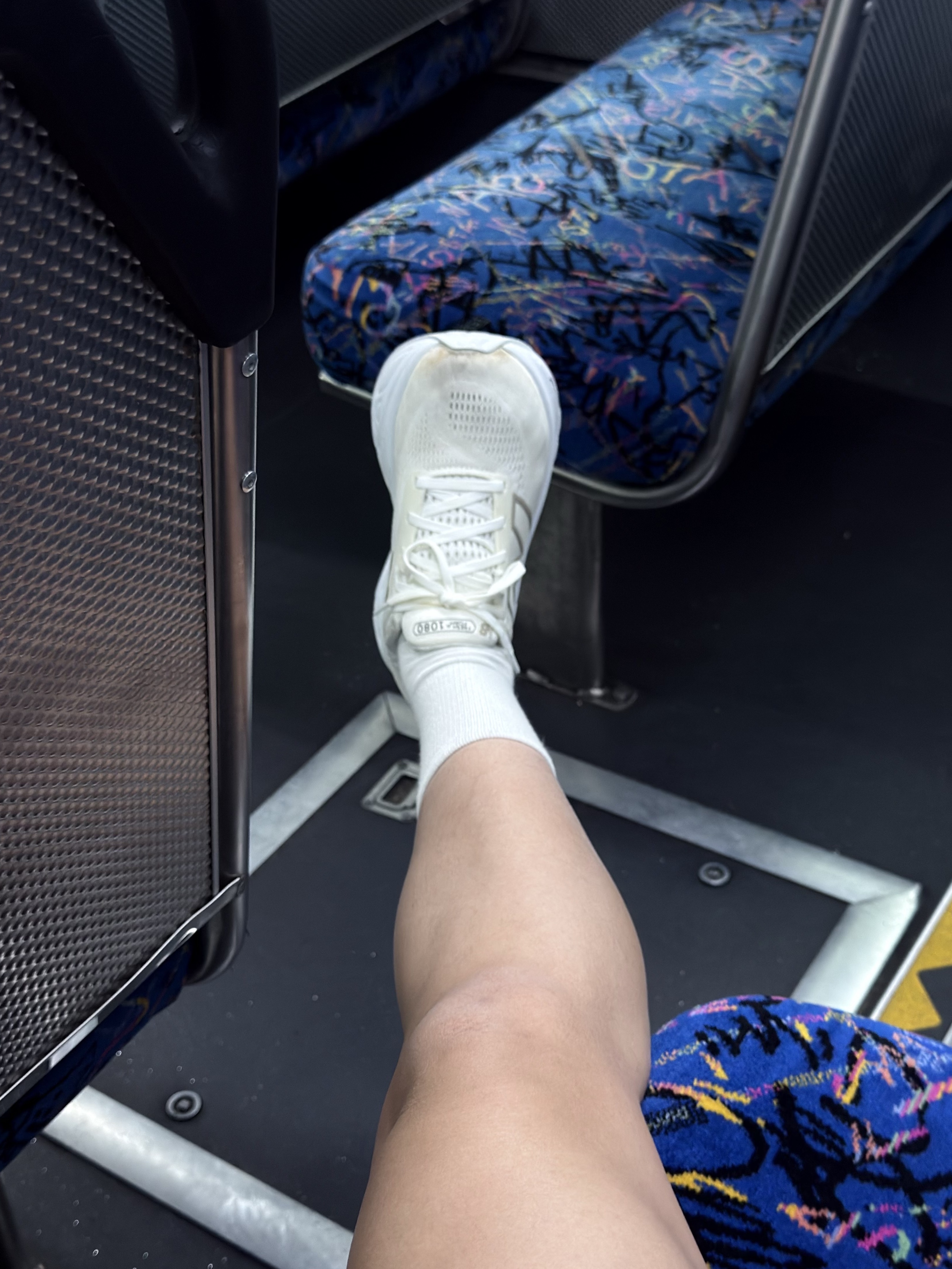 New Balance Fresh Foam X 880v14 White - 2E Wide, (W) New Balance Fresh Foam X 1080v14 White Light Gold Metallic- D Wide 착용 스타일 - 2