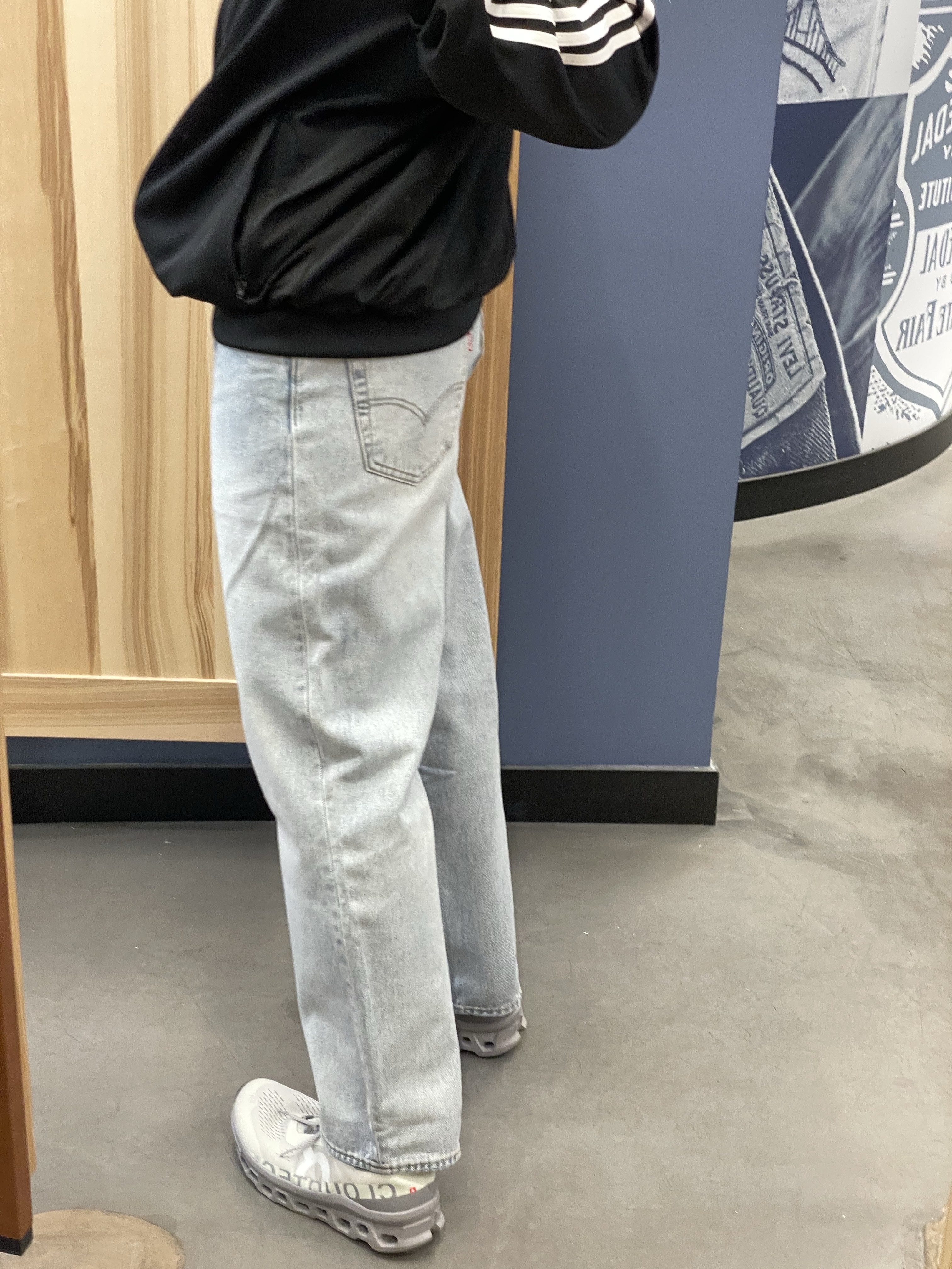 Palace x Gap Hood Grey - 24SS, Levi's 568 Loose Linen Denim Jeans Light Wash 착용 스타일 - 3