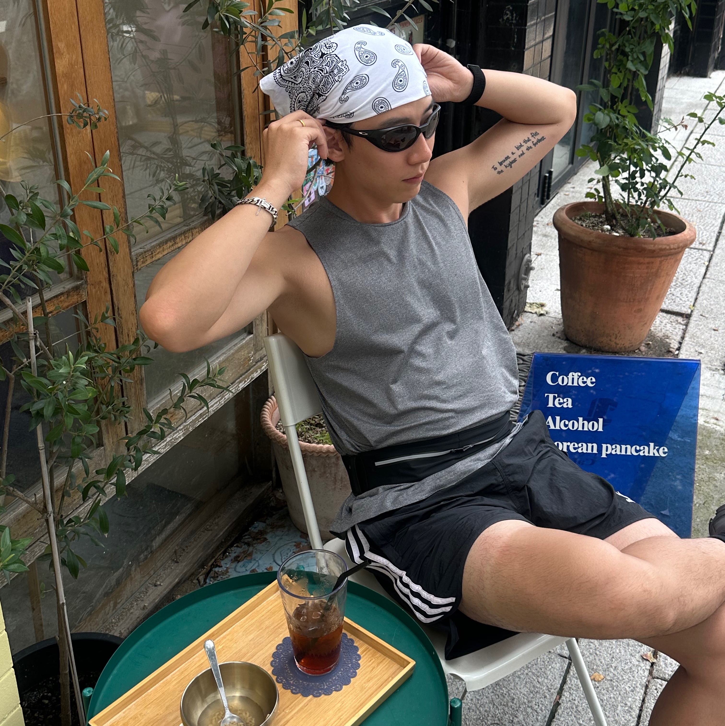 Oakley Eye Jacket Redux Matte Black Frame Prizm Grey Lenses High Bridge Fit, Adidas Adicolor Classic Sprinter Shorts Black - KR Sizing 착용 스타일 - 1