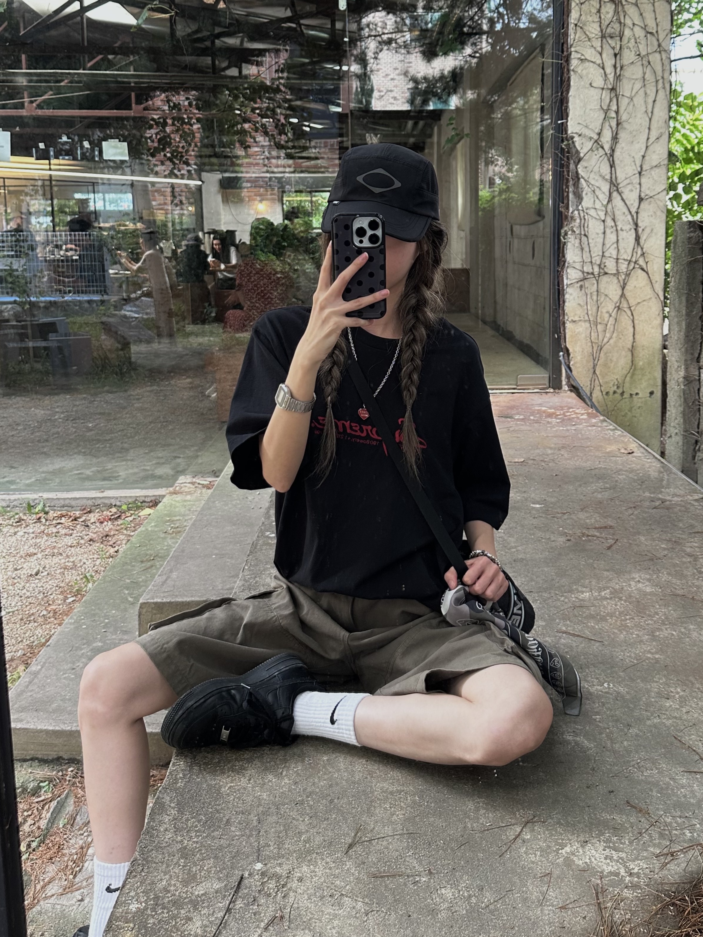 Supreme Small Cinch Pouch Black - 23FW, Human Made Heart Necklace Red 착용 스타일 - 1
