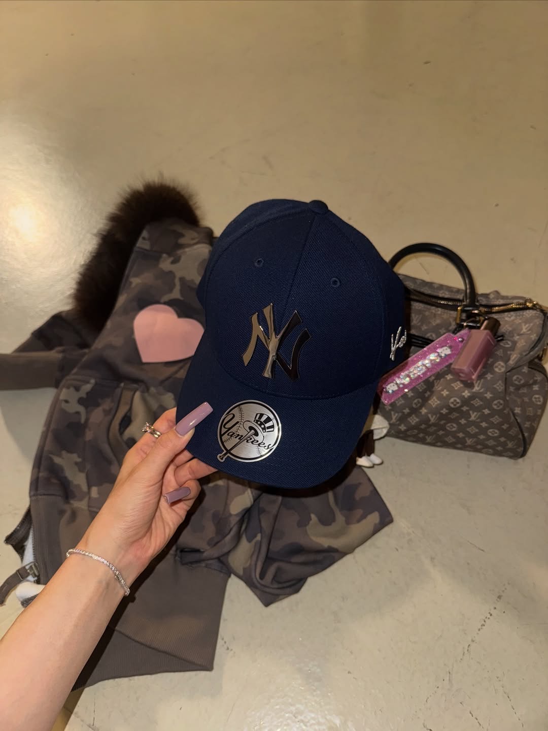 MLB Karina Exclusive Structured Ball Cap New York Yankees Navy 착용 스타일 - 2