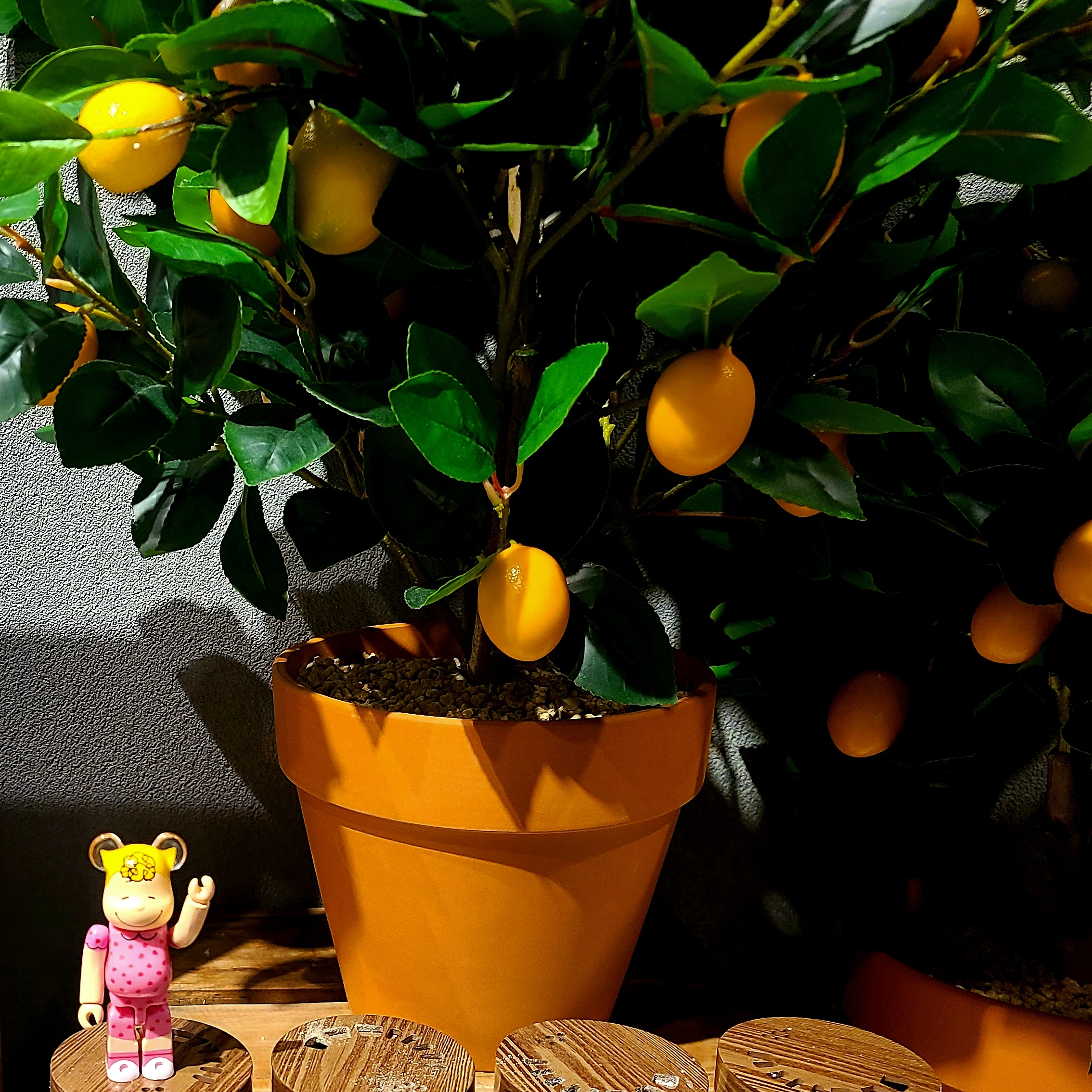 Bearbrick Peanuts Sally Brown 100%, Bearbrick Peanuts Sally Brown 400% 착용 스타일 - 1