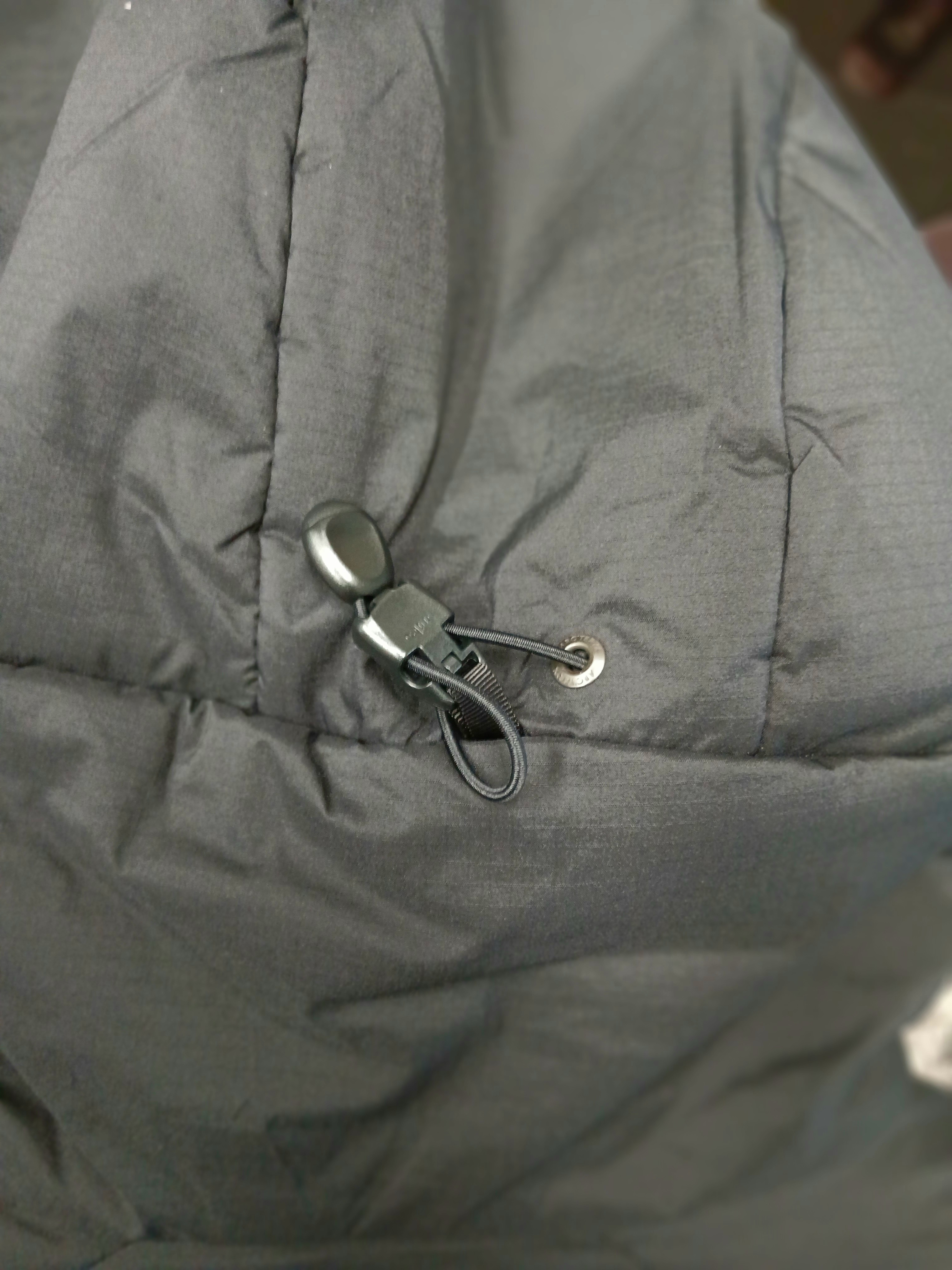 Arc'teryx Atom SV Hoody Black, SANSI Lucky Clover T-Shirts M Black 착용 스타일 - 6