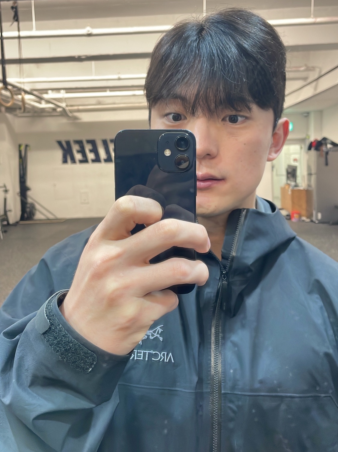 Arc'teryx Beta Jacket Black 착용 스타일