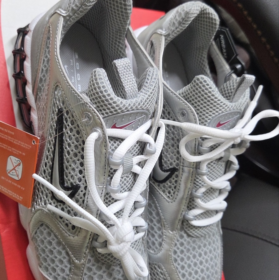 Nike Air Zoom Spiridon Cage 2 Metallic Silver 착용 스타일