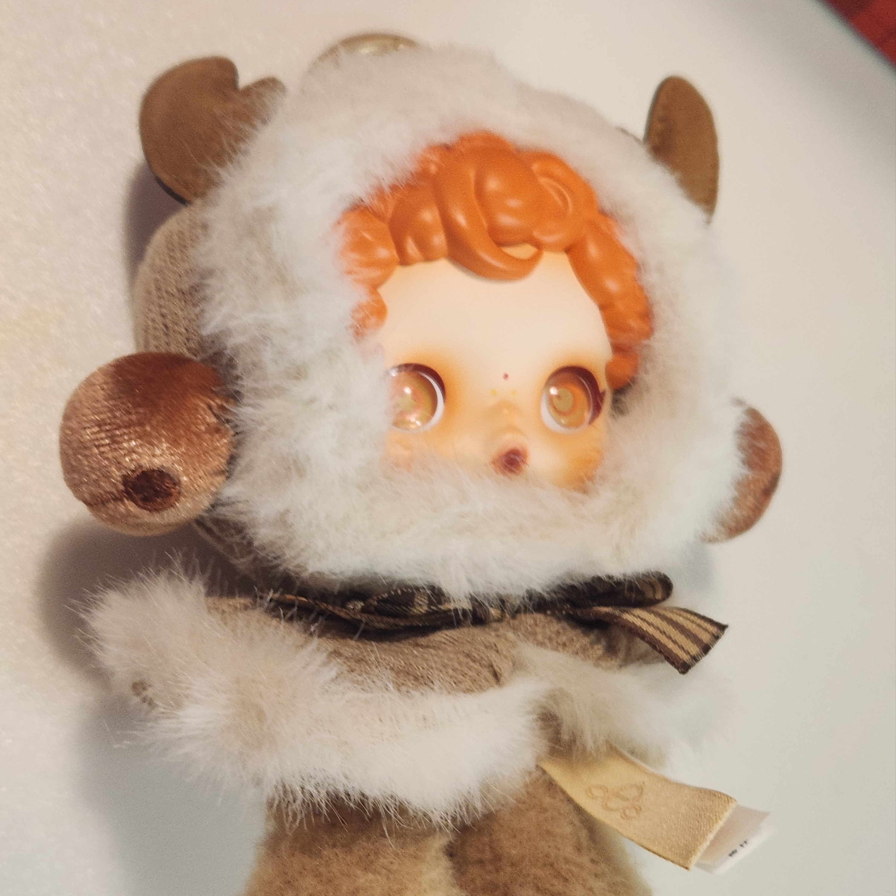 Pop Mart Skullpanda Winter Symphony Series Keyring Wanderer's Tune (Opened Case) 착용 스타일 - 2