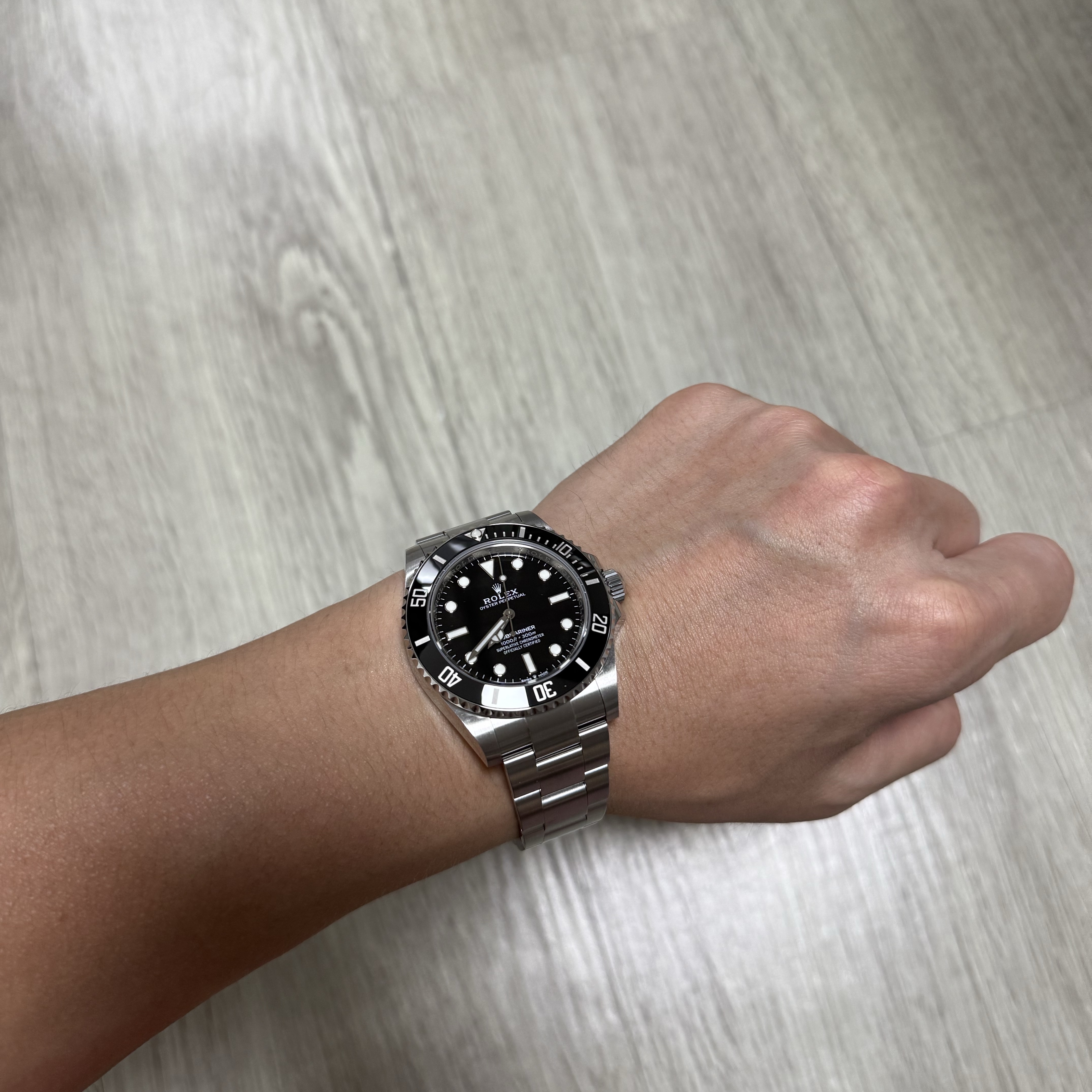 Rolex Submariner 41mm 124060 Black Oyster 착용 스타일 - 1