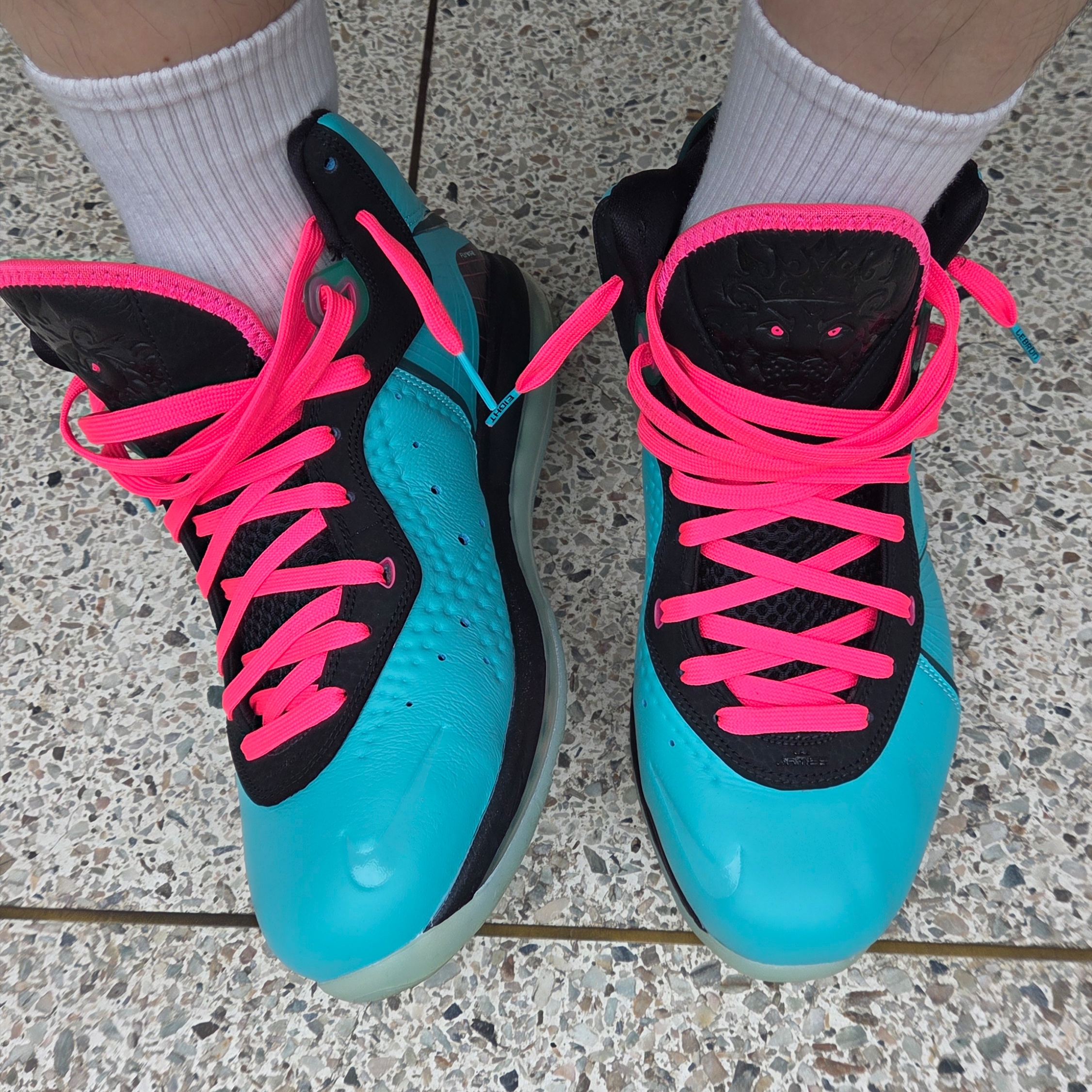 Nike LeBron 8 QS South Beach 2021 착용 스타일 - 1