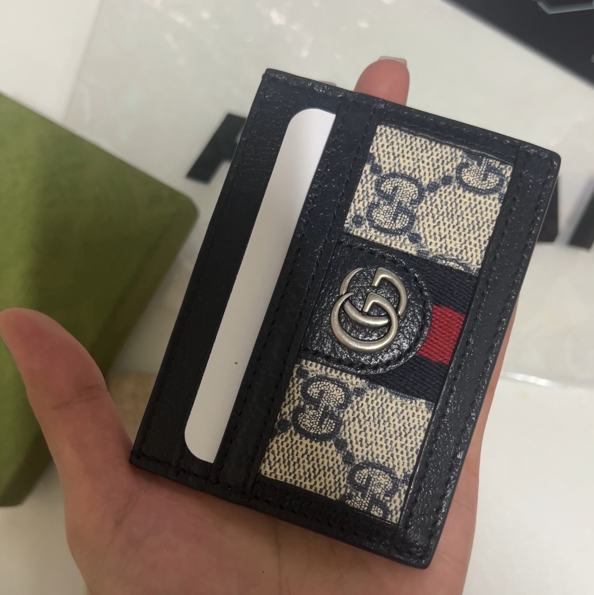 Gucci Ophidia GG Card Case Beige Blue 착용 스타일 - 2