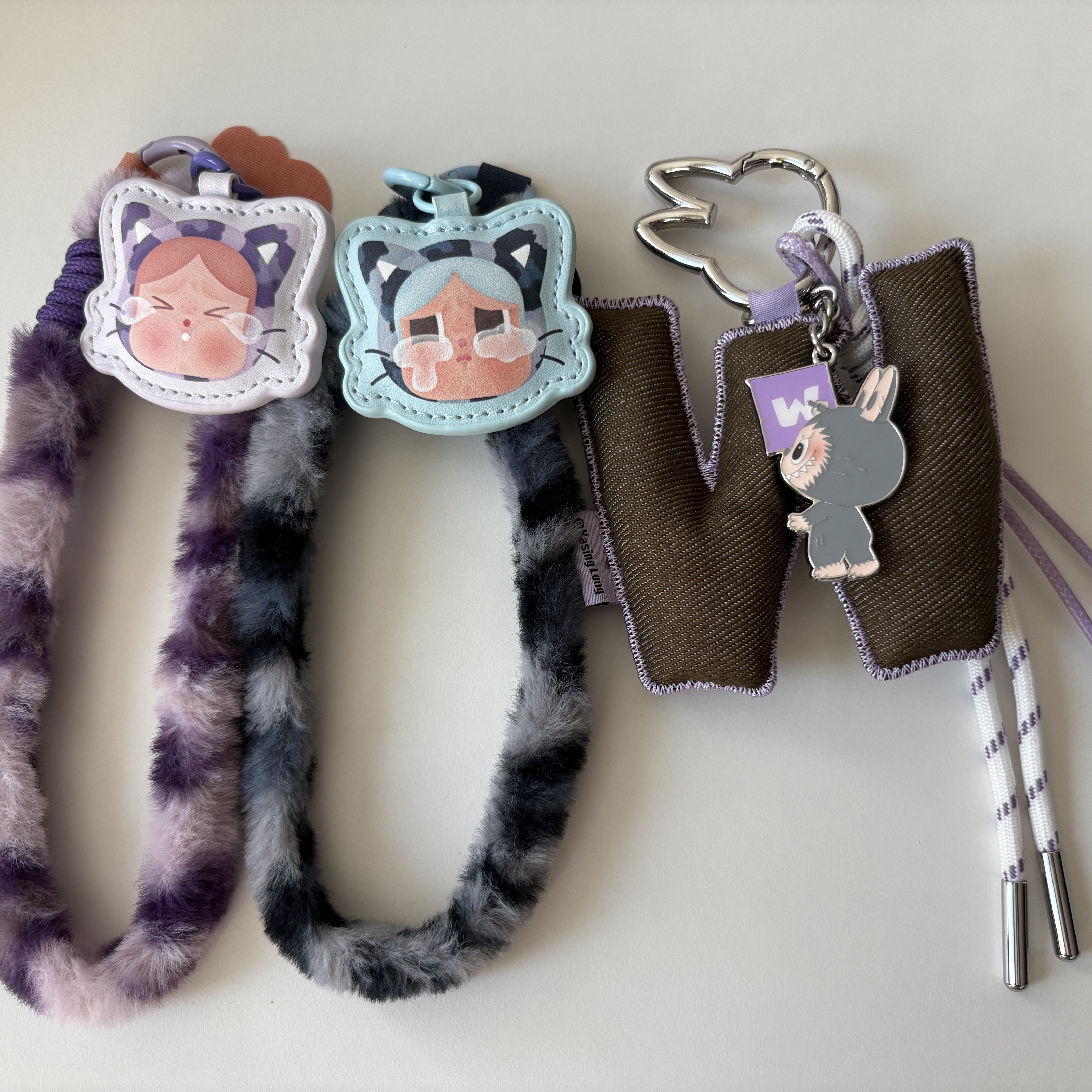 Pop Mart Labubu The Monsters Pin For Love Series - Letter Pendant Sealed Case (N-Z) (1 Blind Box), Pop Mart Crybaby Wild But Cutie Series Phone Charm (6 Blind Boxes) 착용 스타일