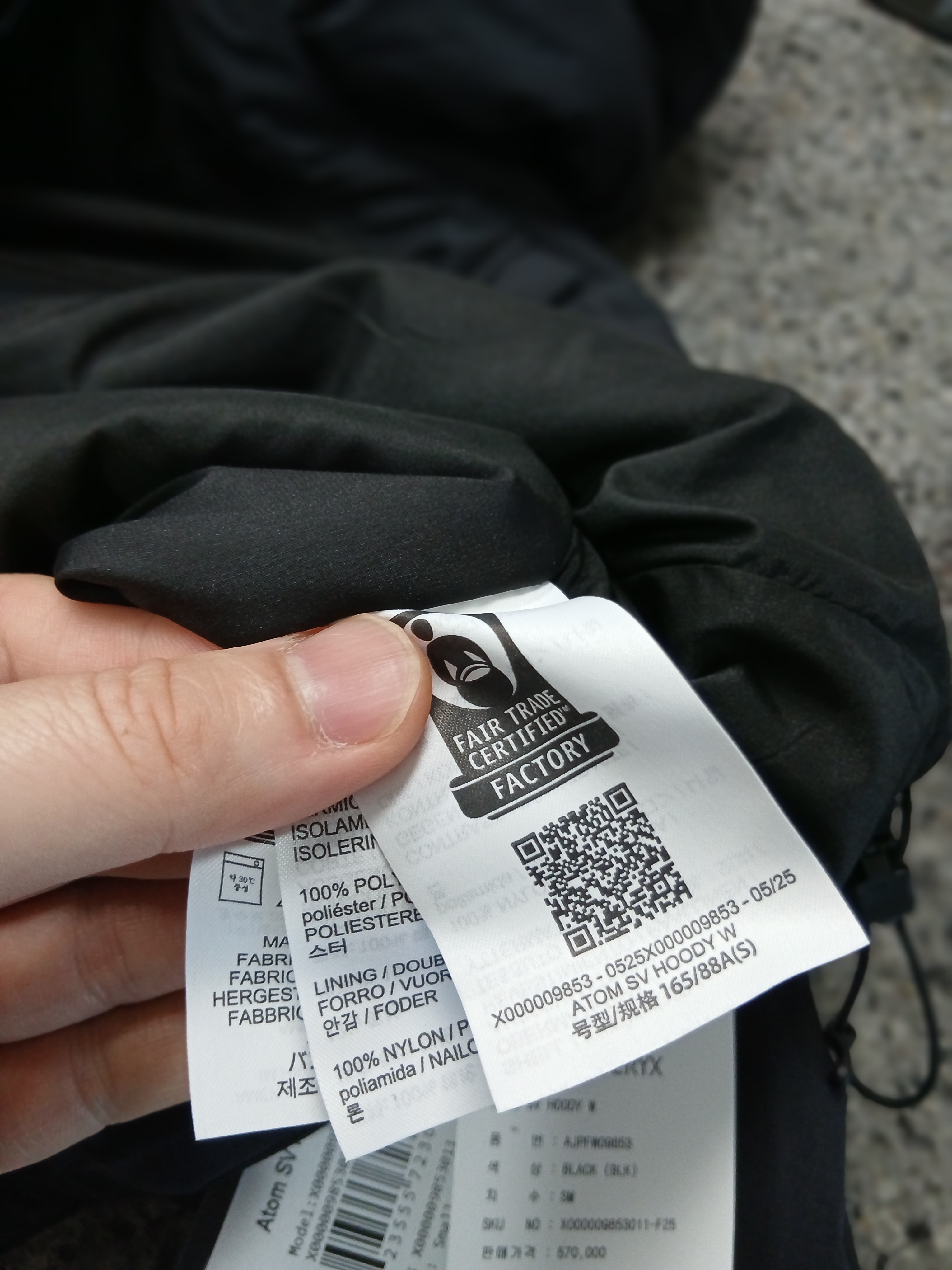 Arc'teryx Atom SV Hoody Black, SANSI Lucky Clover T-Shirts M Black 착용 스타일 - 9