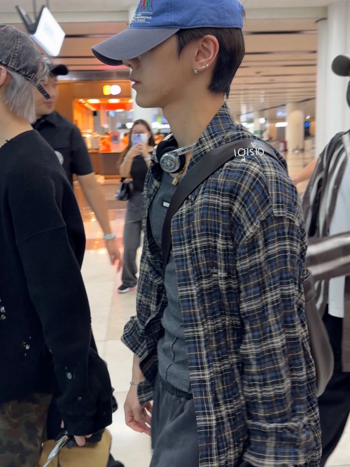 Undermycar Mu.118 Original Logo Basic Long Sleeve Check Shirts Beige Blue 착용 스타일