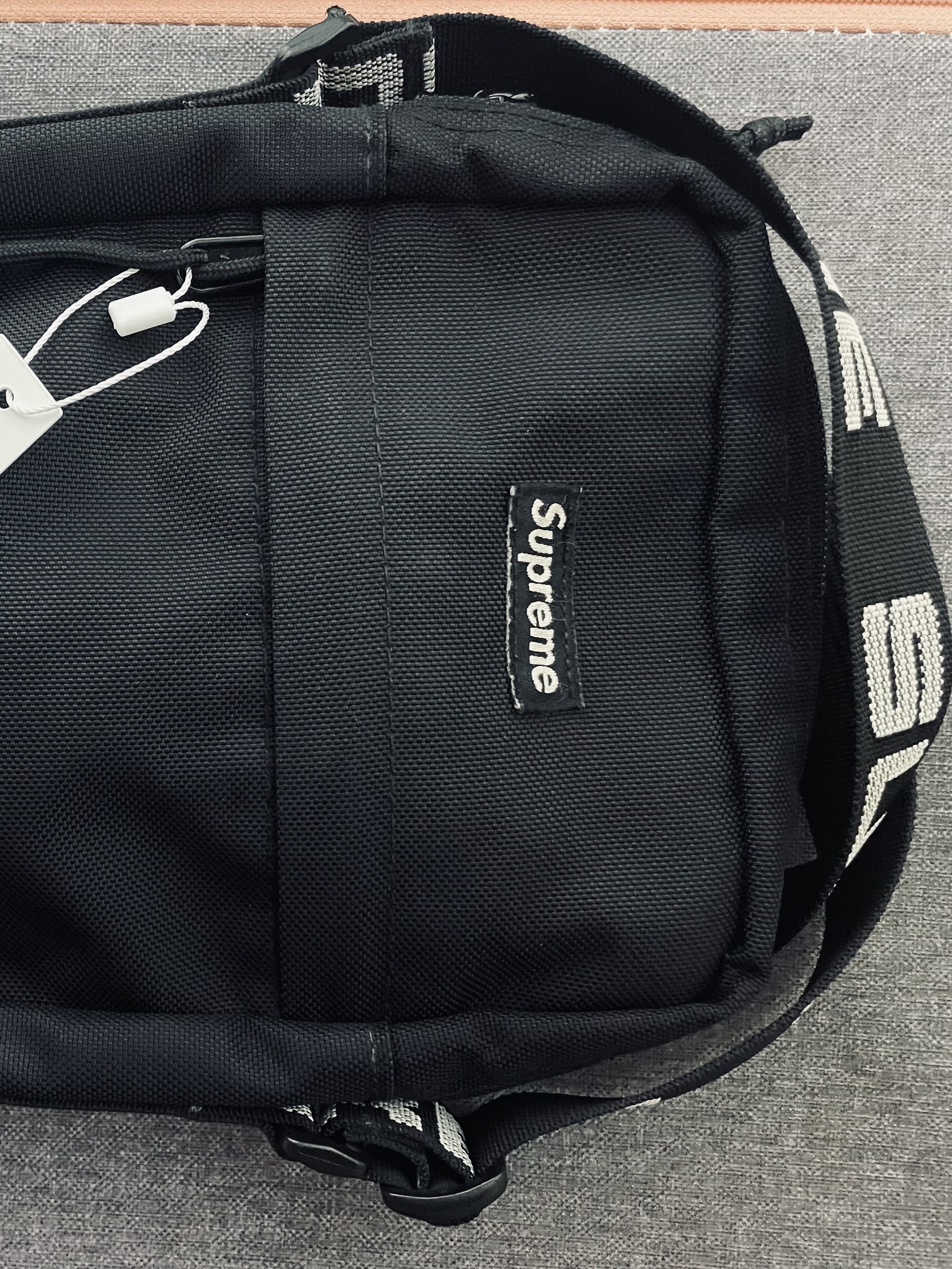 Supreme Shoulder Bag Black - 18SS 착용 스타일 - 2