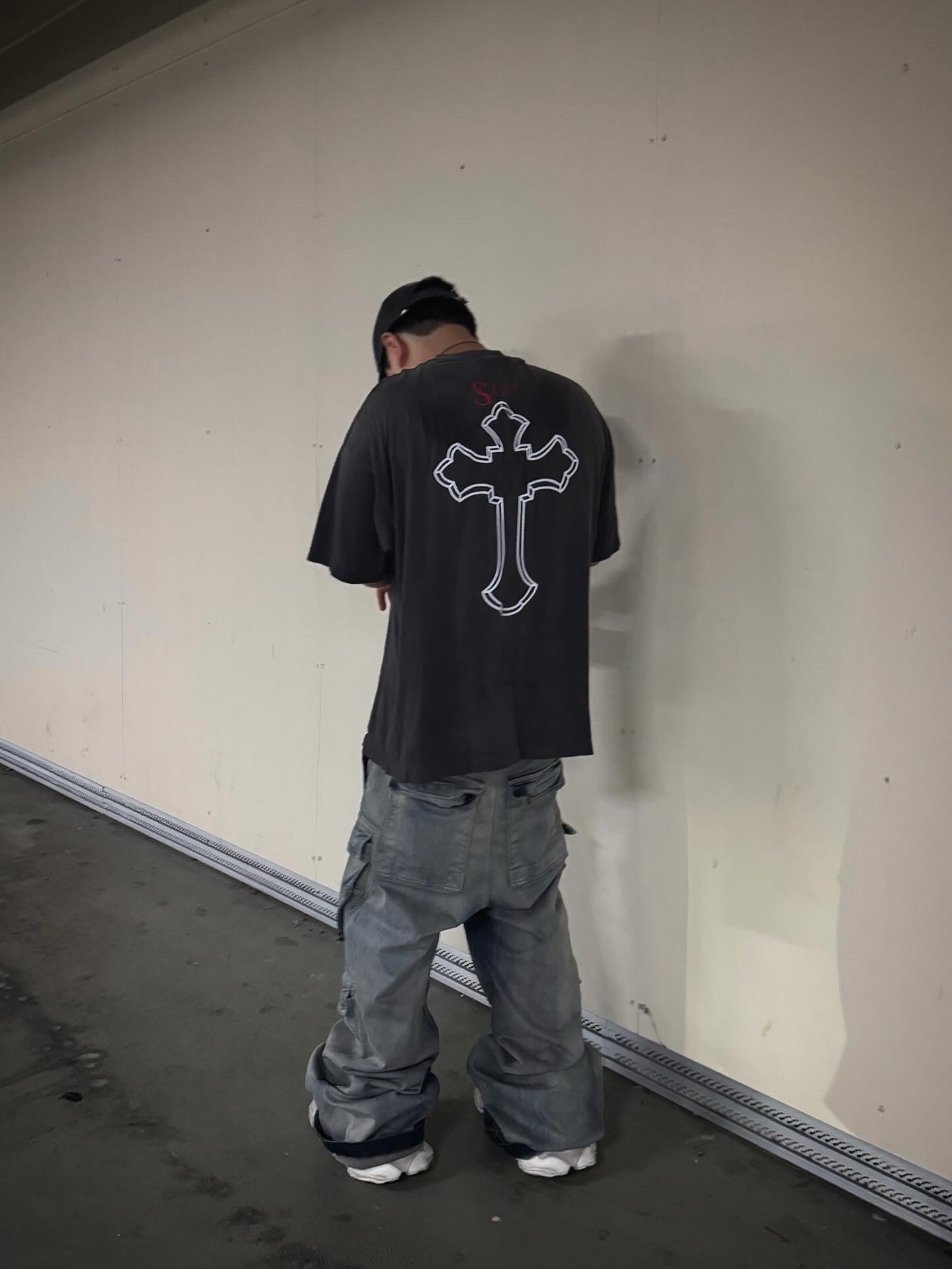 Saint Mxxxxxx x 2Pac S/S T-Shirt Black - 25SS 착용 스타일