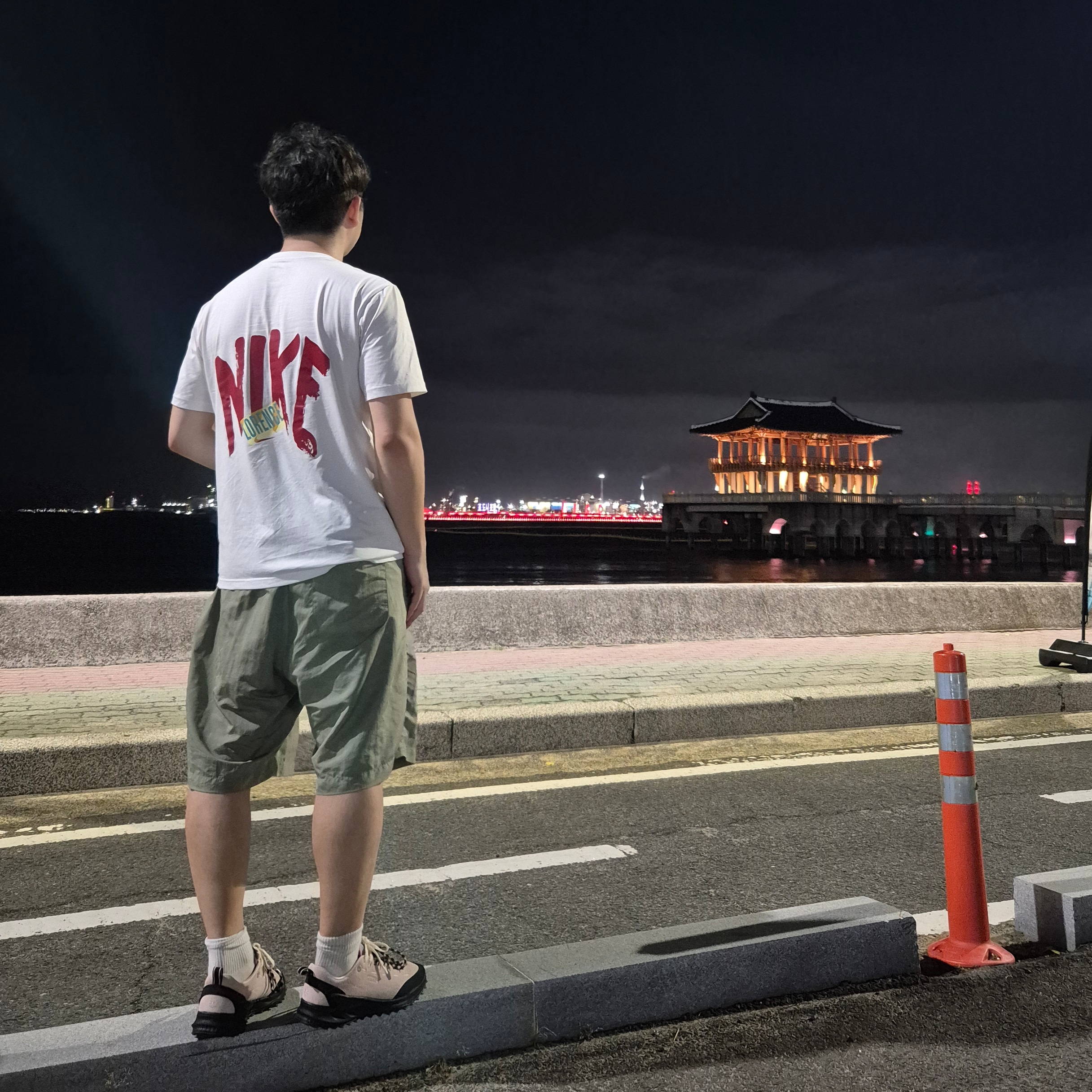 SATUR X KEEN JASPER ZIONIC Light Pink, Nike NSW Solo Swoosh Woven Track Jacket Black - Asia 착용 스타일 - 2