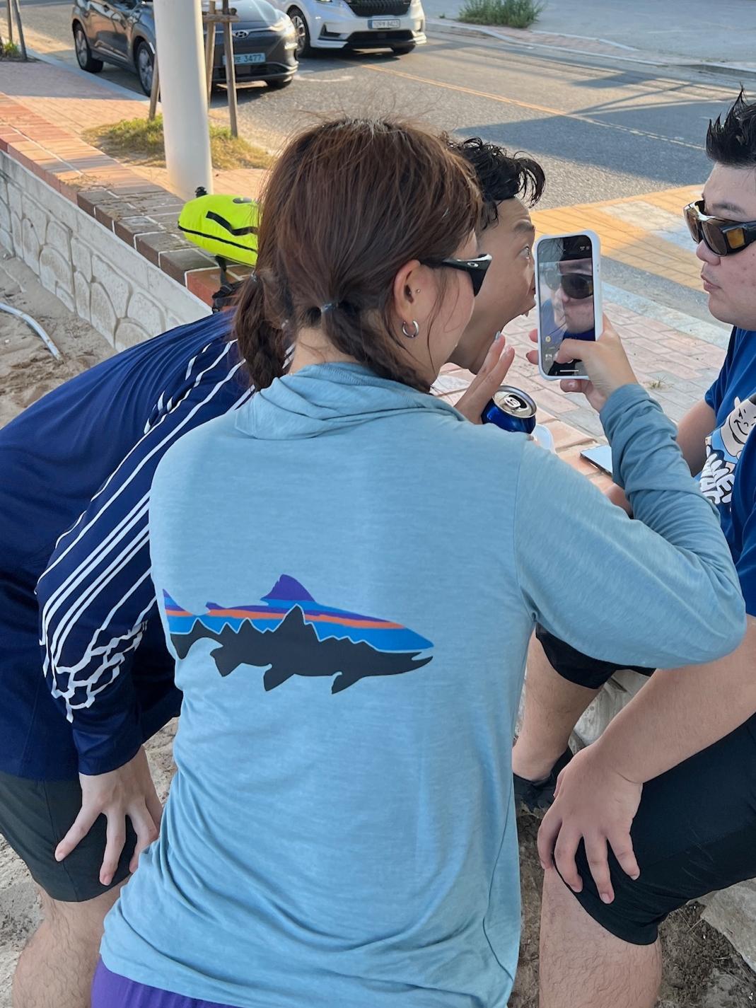 Jordan x Paris Saint-Germain 2024/25 Stadium 4th Dri-Fit Replica Long-Sleeve Jersey Blue Void Phantom (Non Marking Ver.), Patagonia Surf Brimmer Hat Salt Grey 착용 스타일 - 6