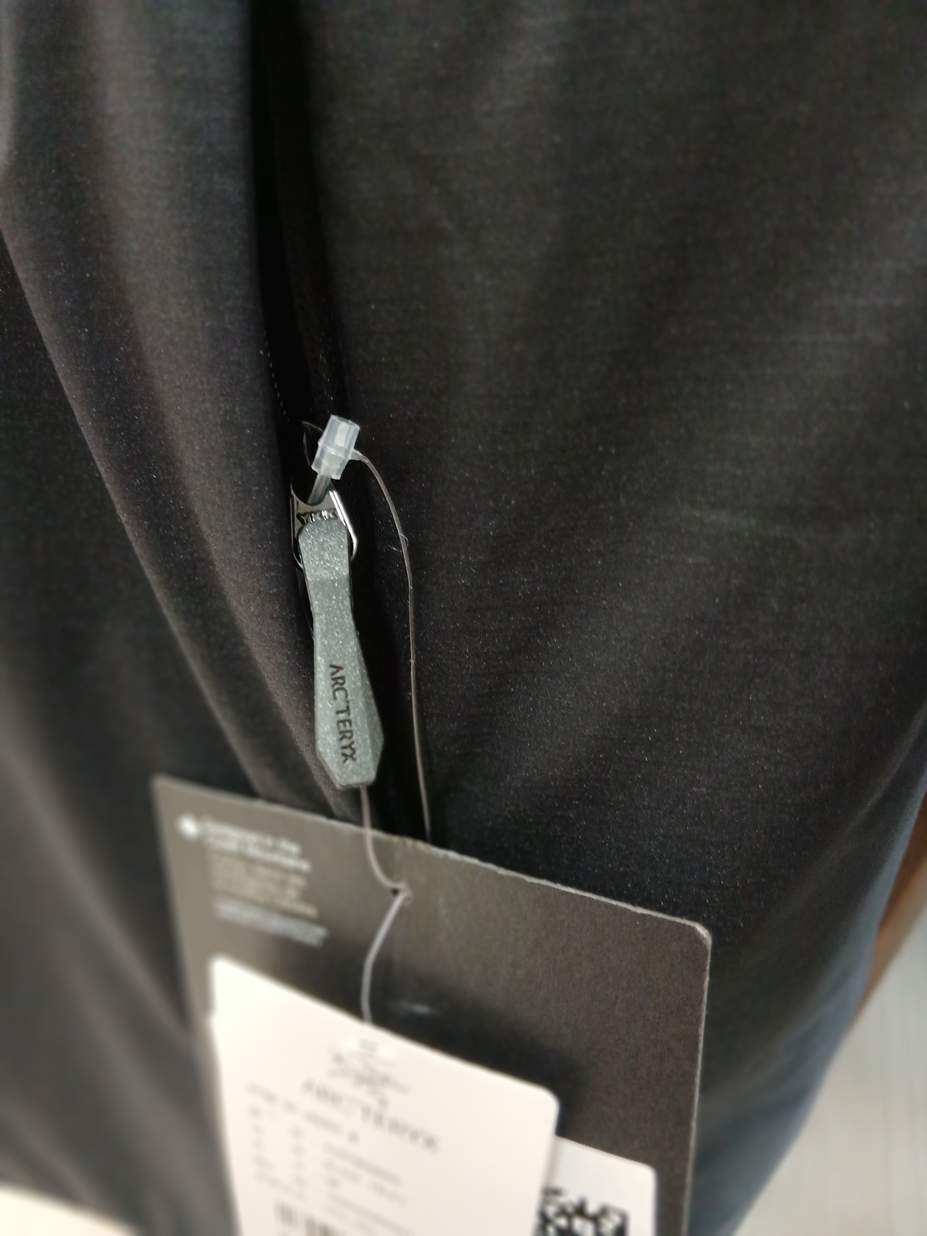 Arc'teryx Atom SV Hoody Black, SANSI Lucky Clover T-Shirts M Black 착용 스타일 - 8