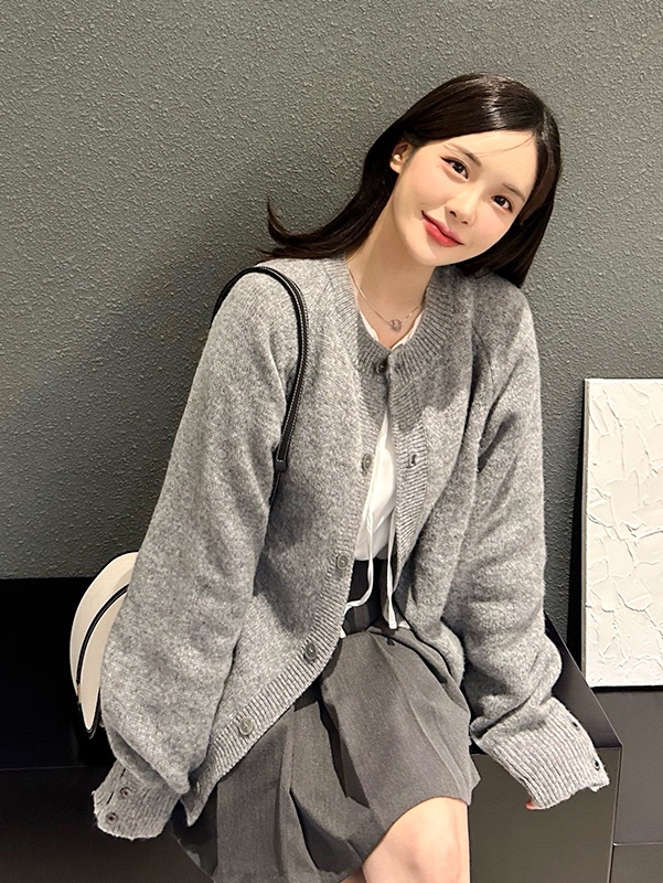 Knitted Shaggy Dog Wool 100% Round Cardigan Gray 착용 스타일