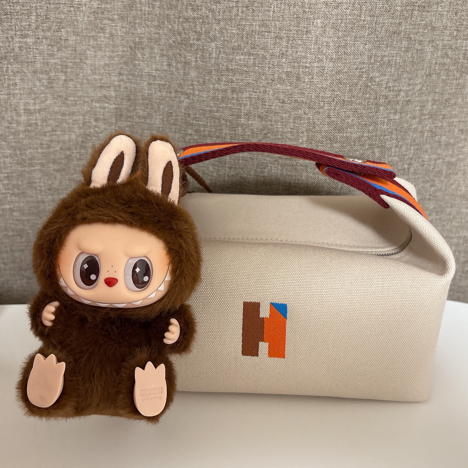 Hermes Small Bride-A-Brac Case Canvas & Naturel, Pop Mart Labubu Let's Play Together Doll Series Sealed Case (1 Blind Box) 착용 스타일