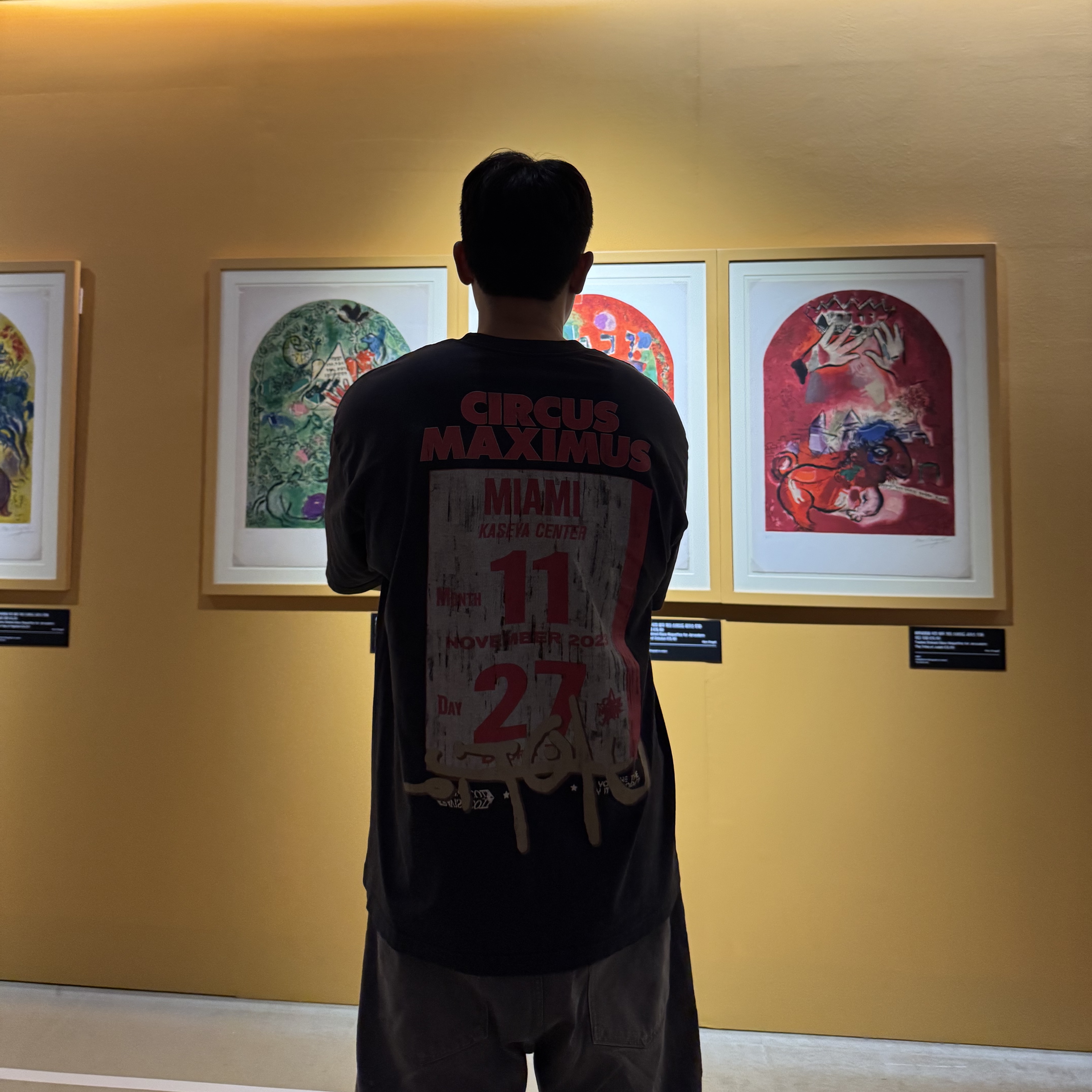 Travis Scott Utopia Is In Charlotte T-Shirt Black 착용 스타일