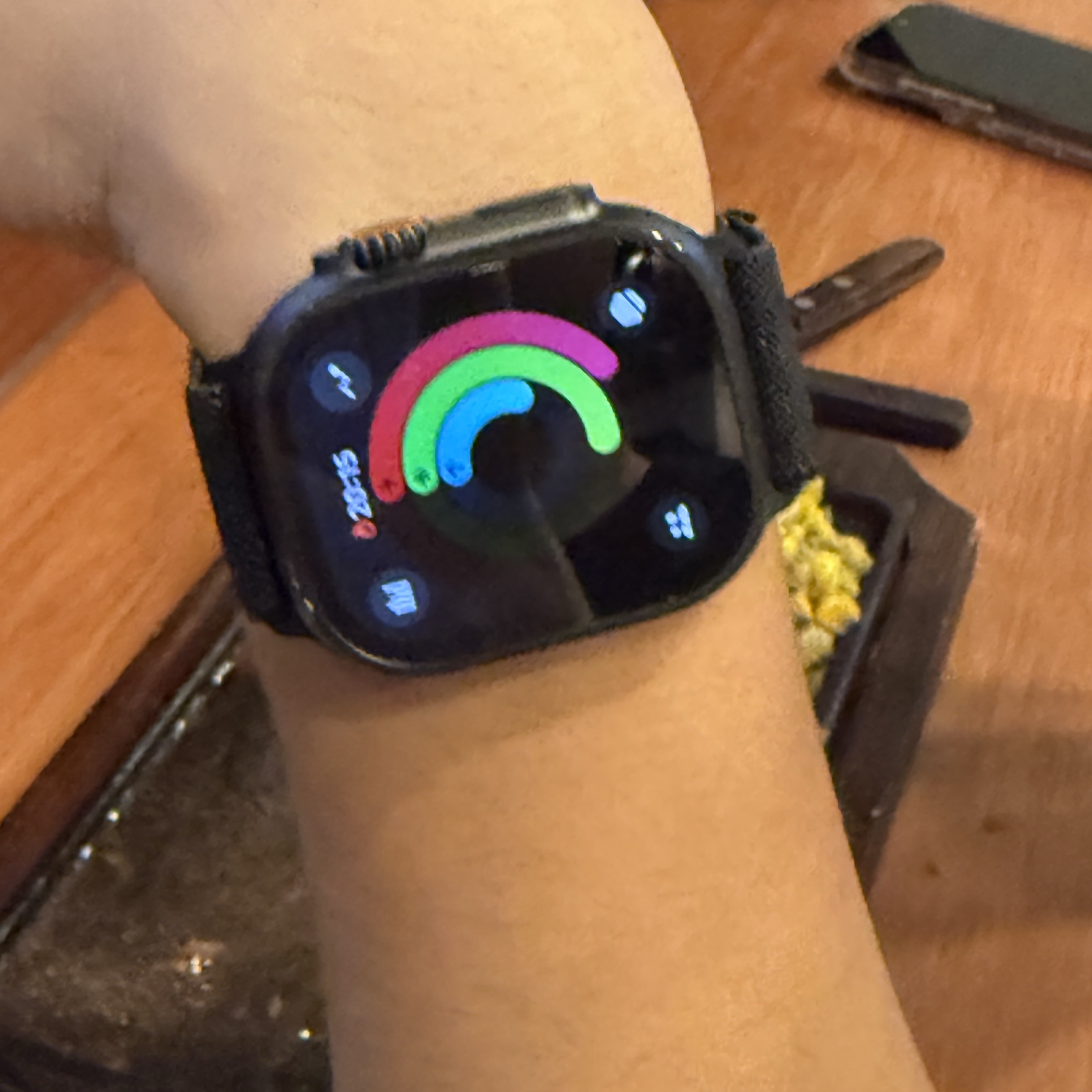 Apple Watch Ultra 2 49mm Black Titanium Case with Ocean Band Black (Korean Ver.) 착용 스타일