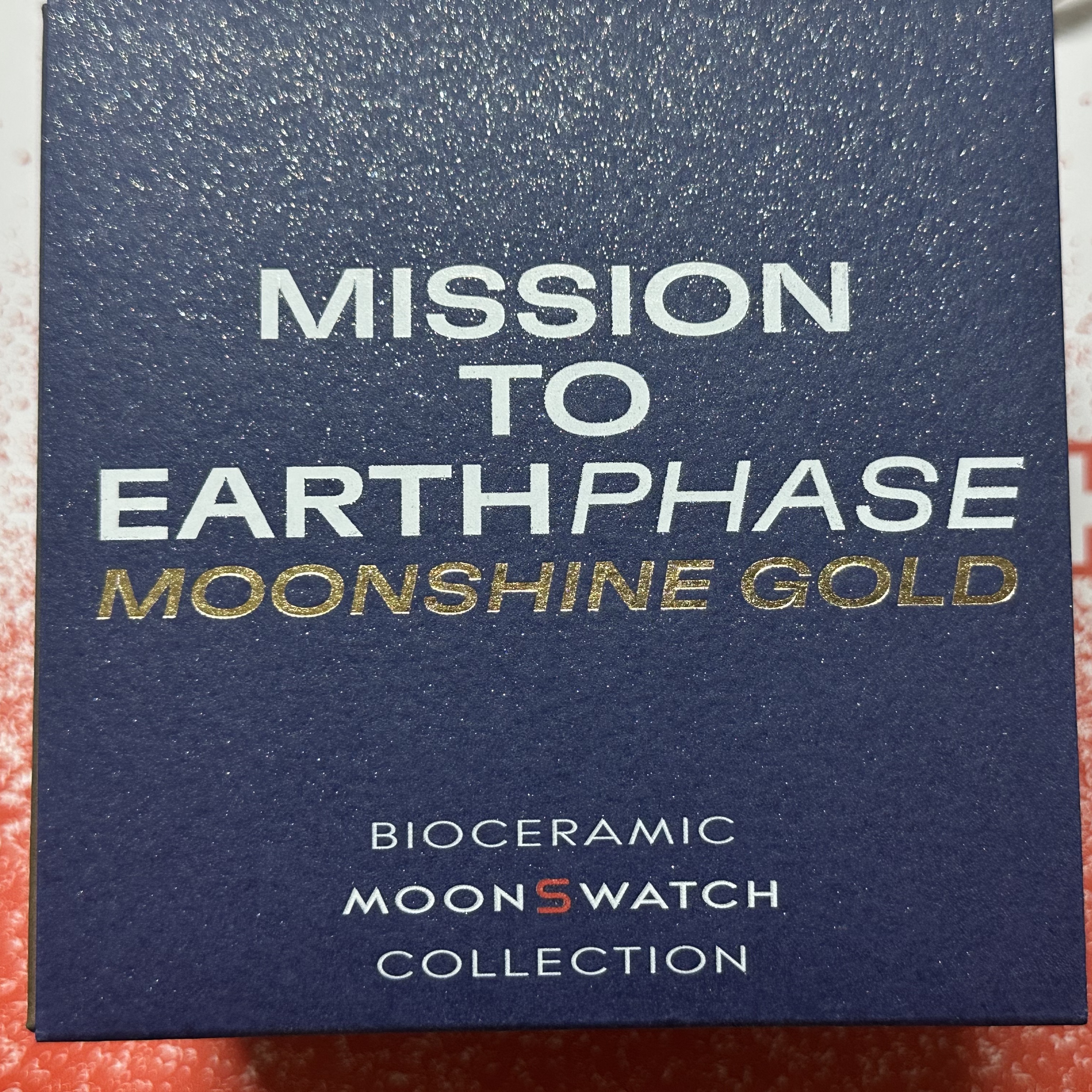 Swatch x Omega x Snoopy Bioceramic Moonswatch September’s Mission To Earthphase 42mm Moonshine Gold 착용 스타일 - 1