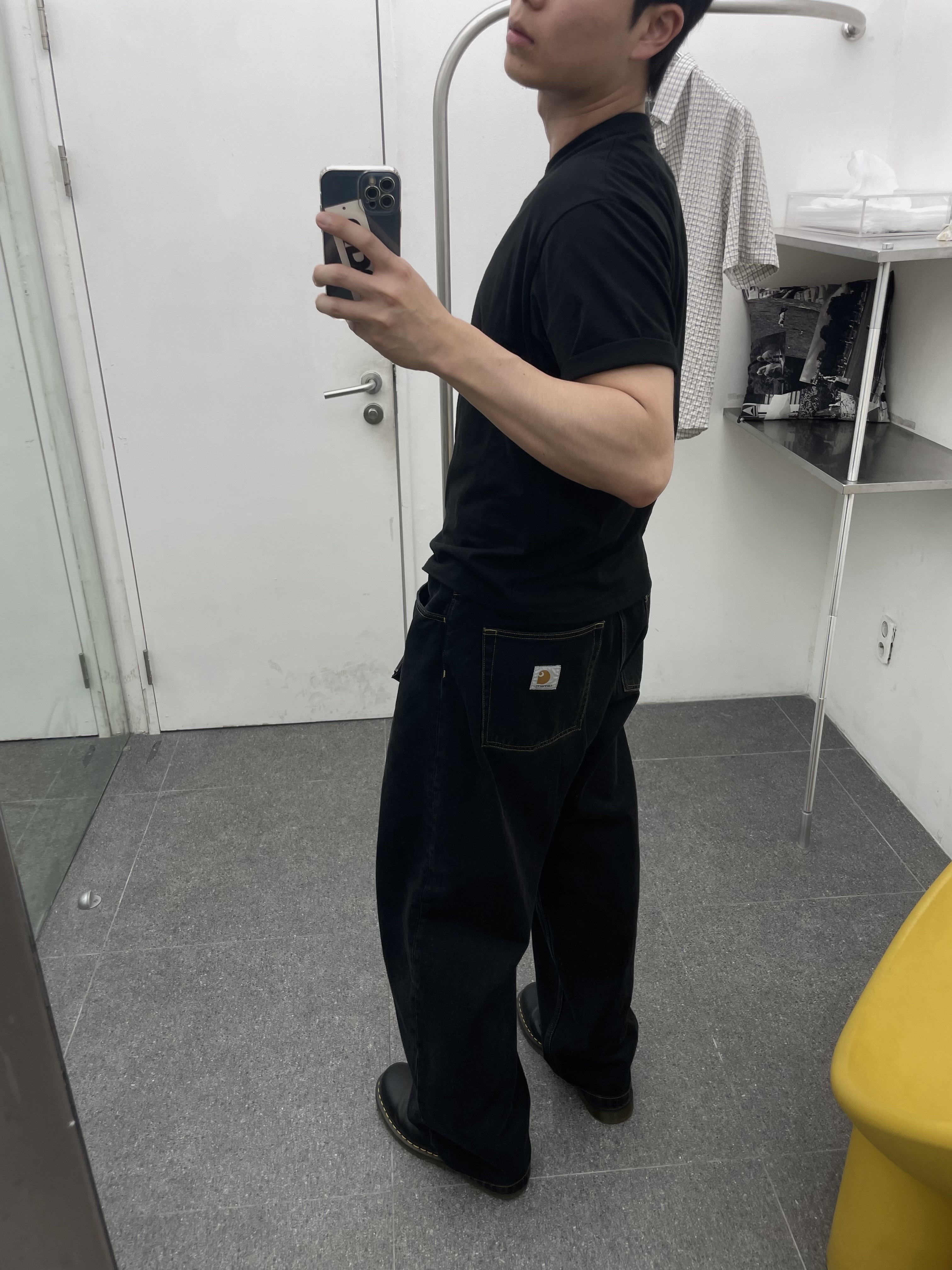 Carhartt WIP Brandon Pants Black Stone Washed 착용 스타일