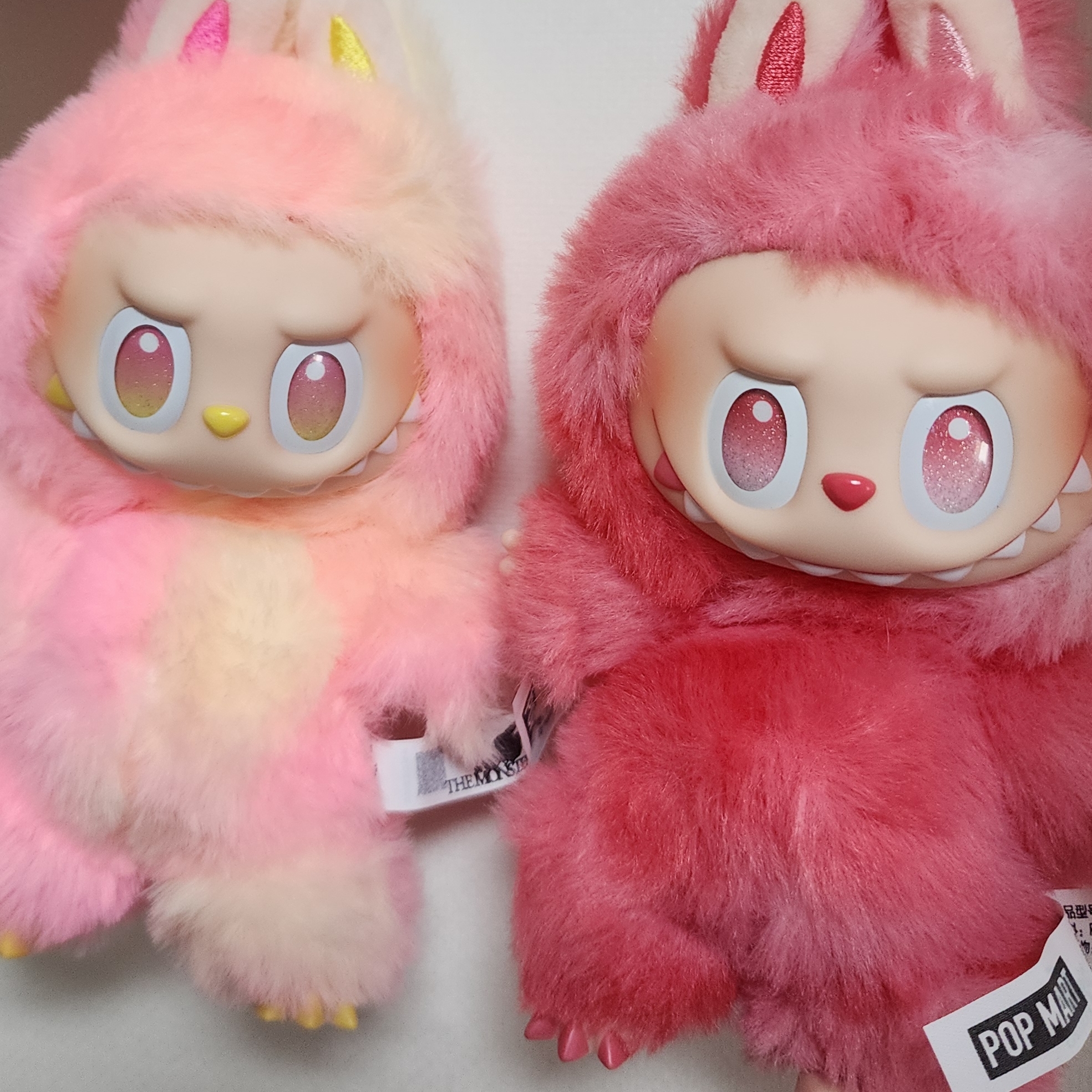 Pop Mart Labubu The Monsters Highlight Series Love Keyring (Opened Case), Pop Mart Labubu The Monsters Highlight Series Happiness Keyring (Opened Case) 착용 스타일