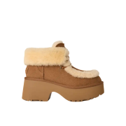 (W) UGG Esmee Lace Up Chestnut