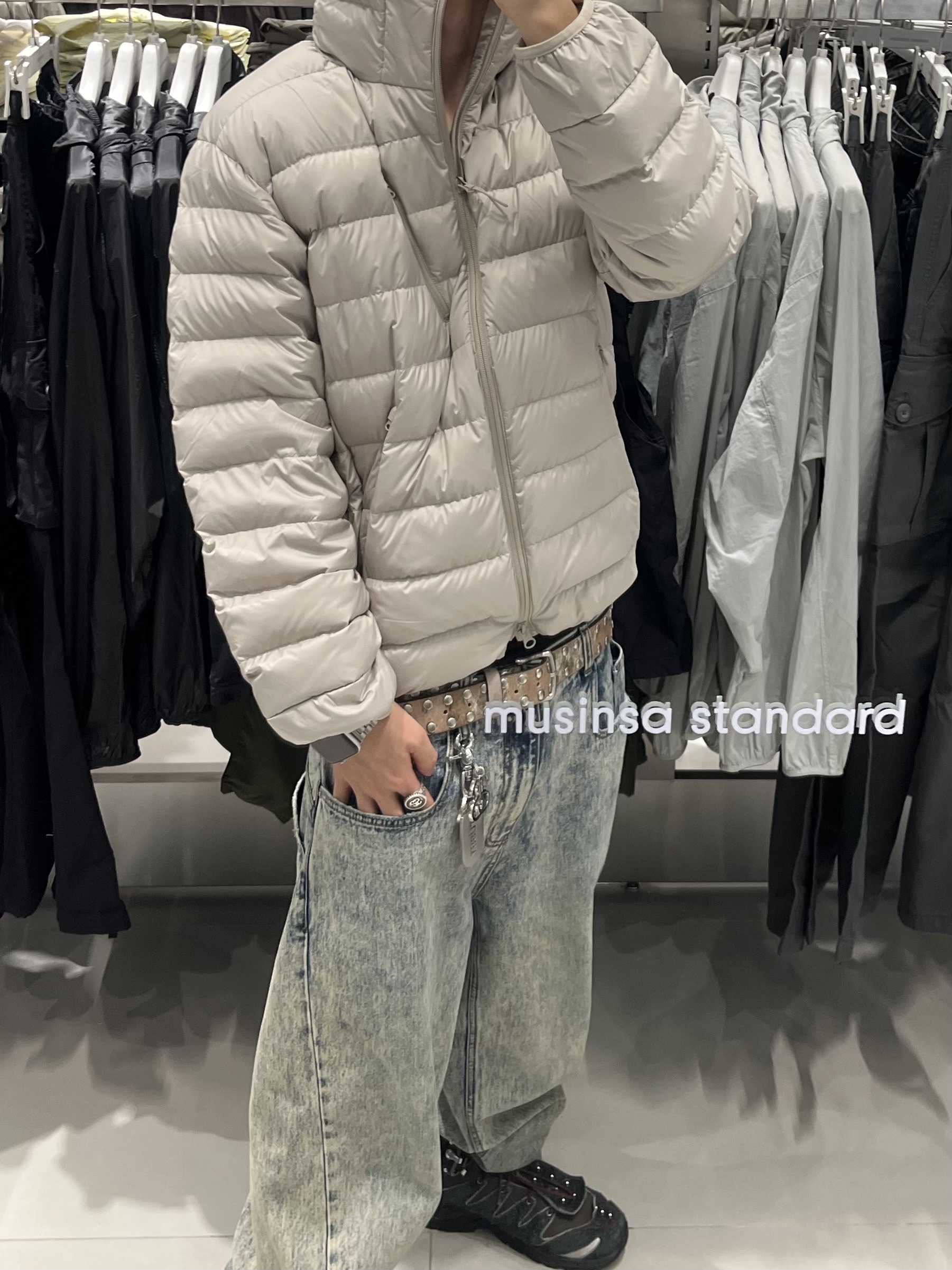 Musinsa Standard City Leisure Hooded Light Down Jacket Brown, Salomon x The Broken Arm XA Jungle Black White 착용 스타일 - 6