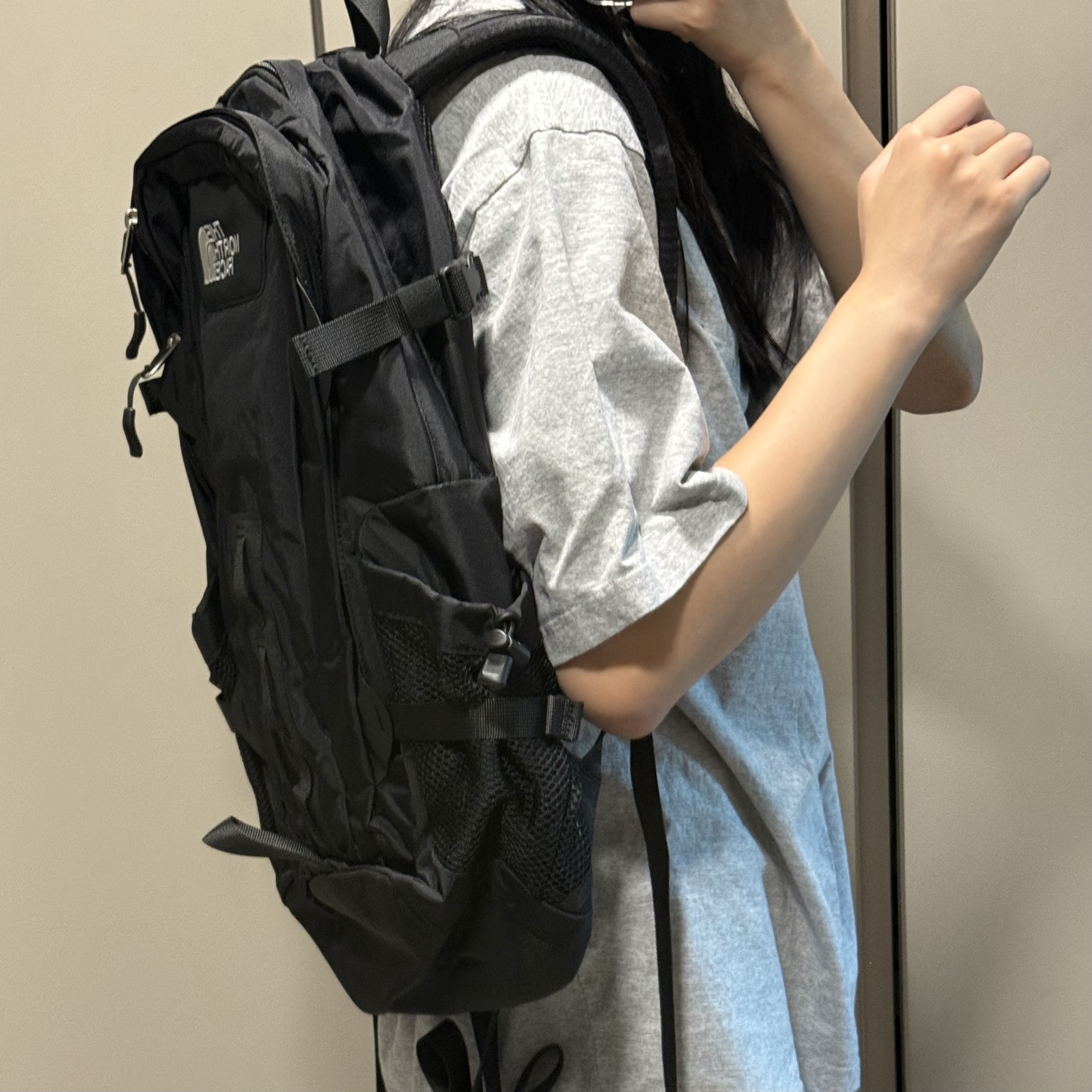 The North Face Hot Shot Black 착용 스타일 - 2
