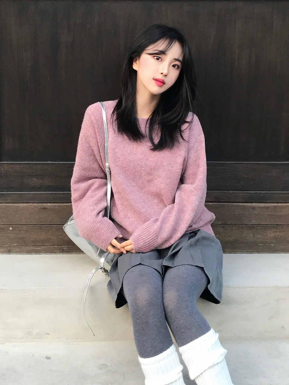 Knitted Shaggy Dog Wool 100% Round Knit Pink 착용 스타일