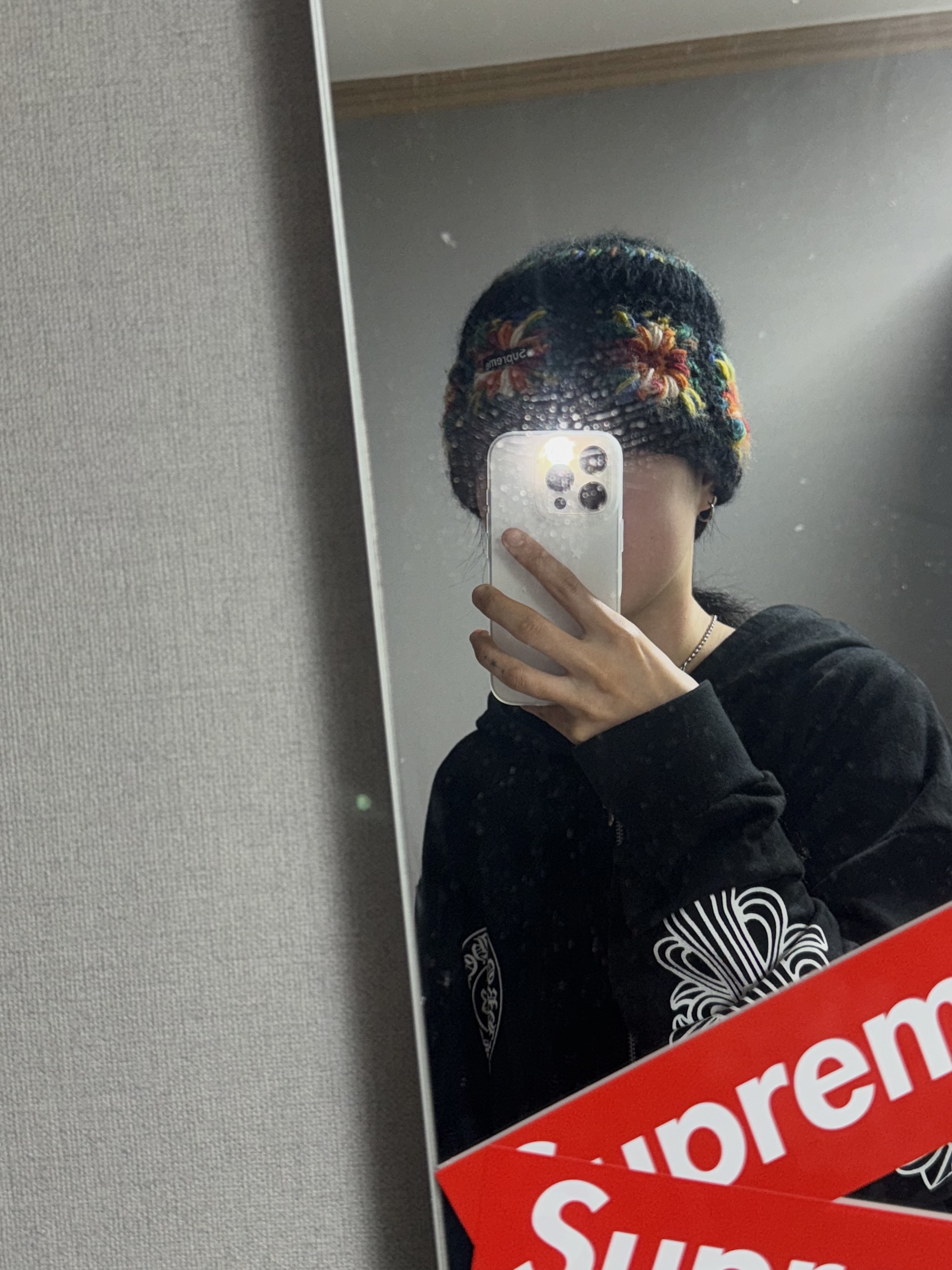 Chrome Hearts Cemetery Cross Print Pullover Hoodie Black, Supreme Crochet Beanie Black - 25SS 착용 스타일 - 2