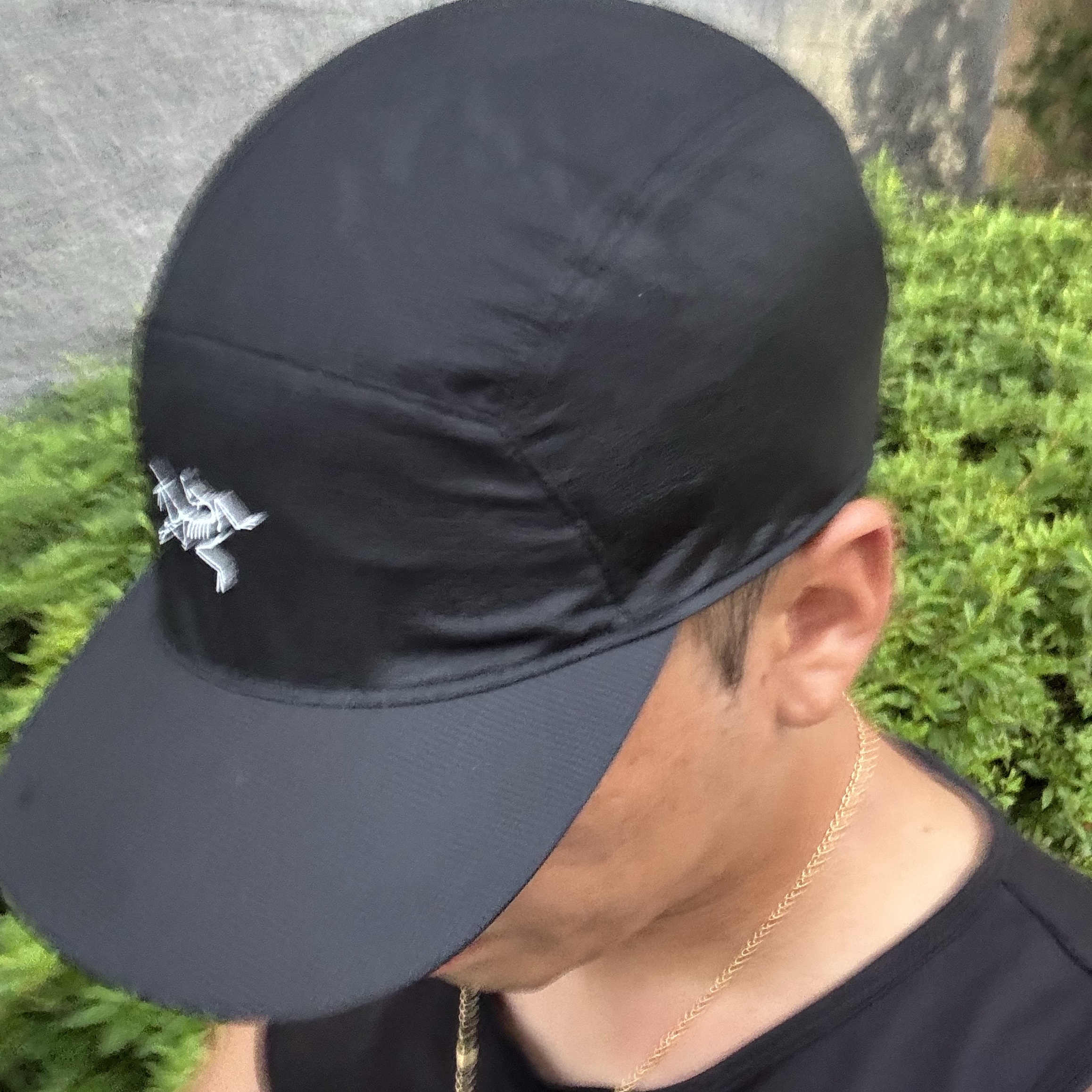 Arc'teryx Aerios 5 Panel Cap Black Arctic Silk 착용 스타일