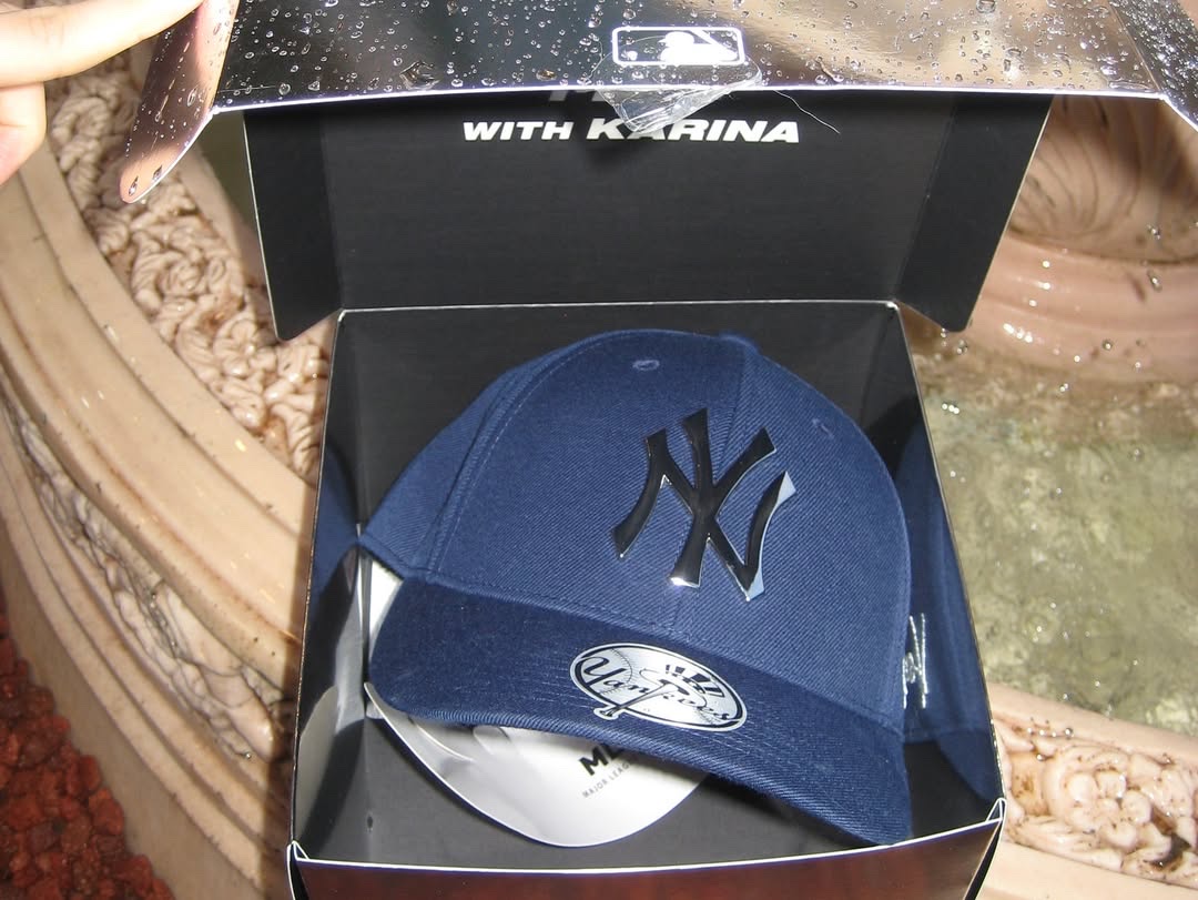 MLB Karina Exclusive Structured Ball Cap New York Yankees Navy 착용 스타일 - 9