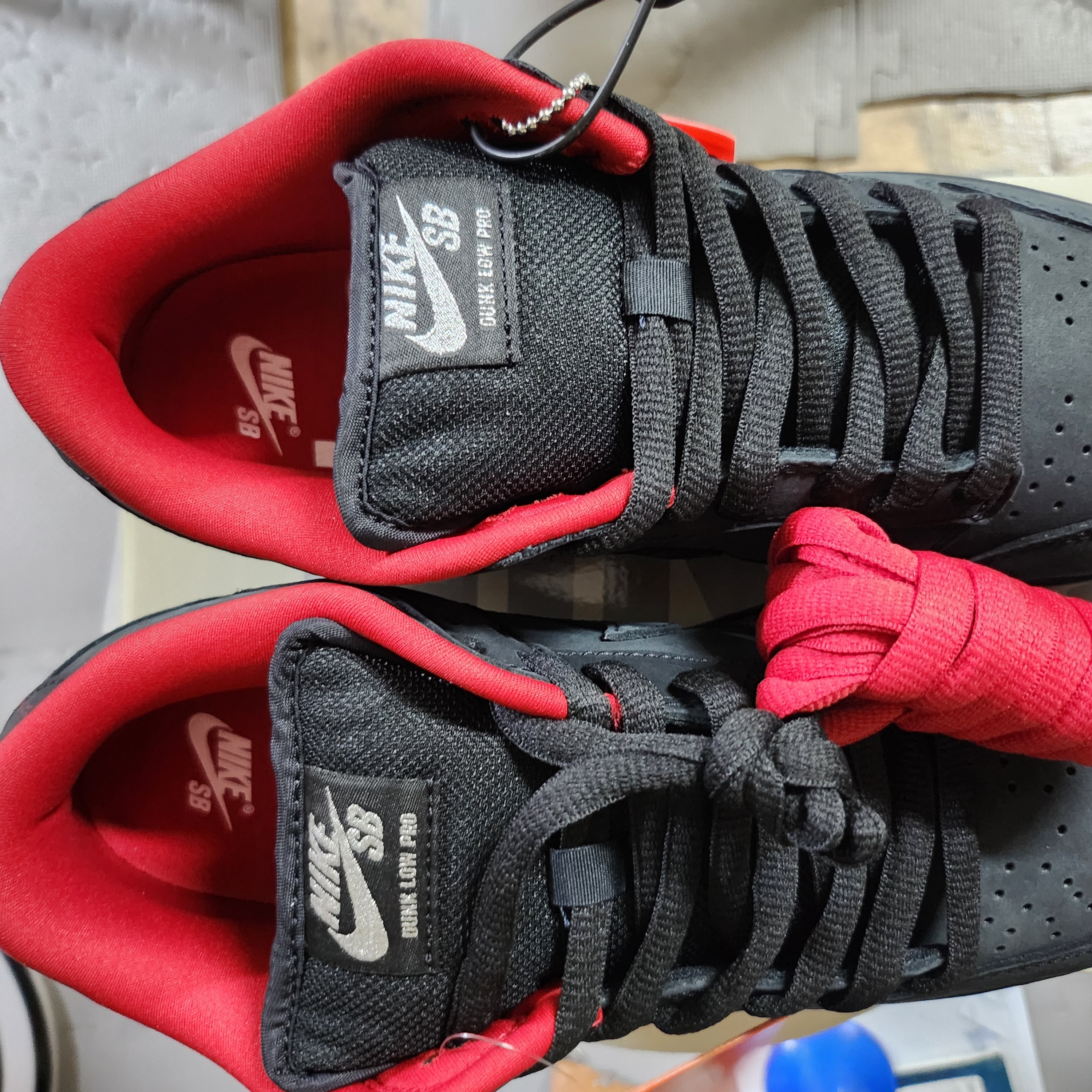 Nike x Supreme SB Dunk Low Black 착용 스타일 - 2