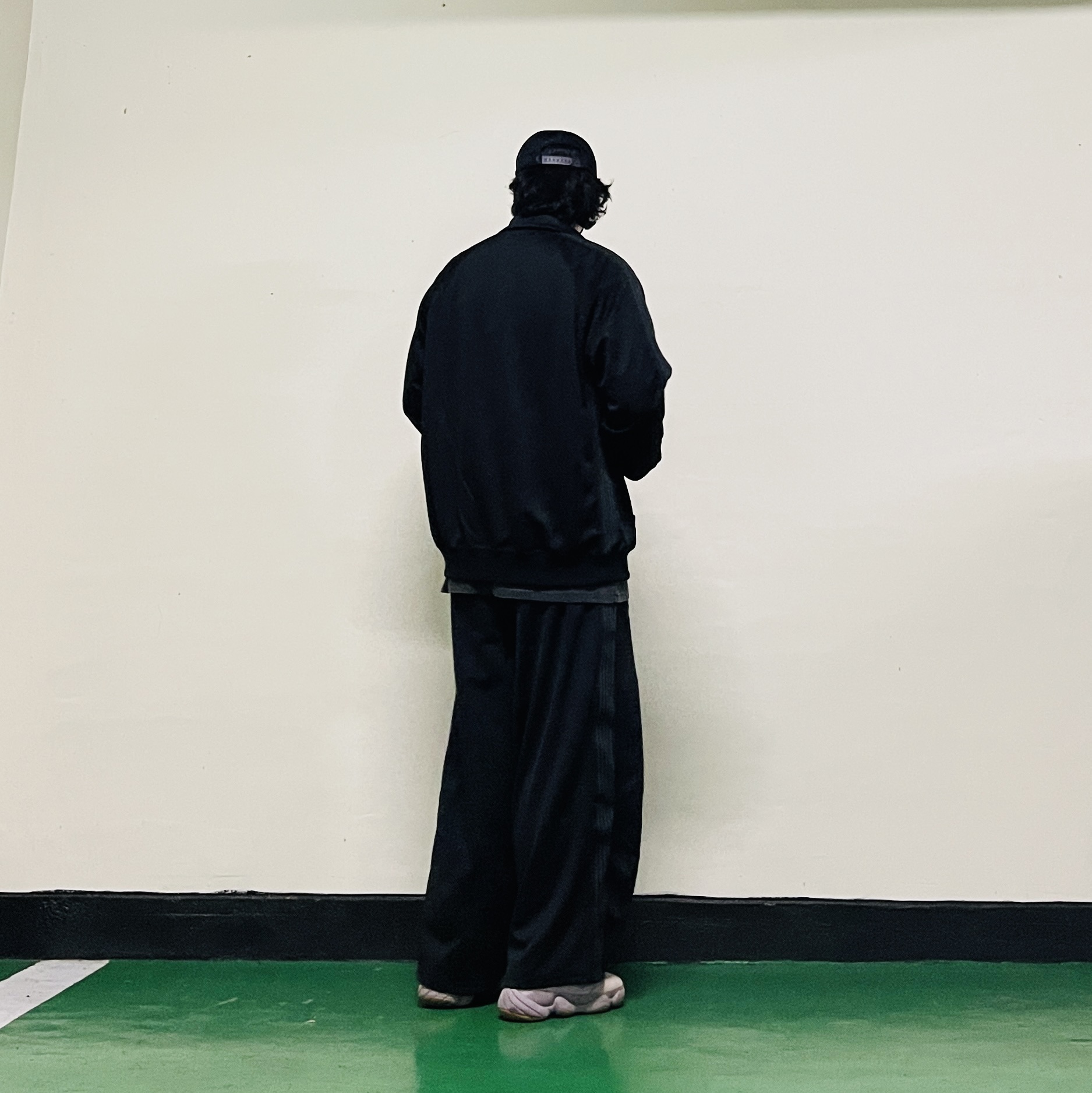 Needles H.D. Track Pants Poly Smooth Black Grey, Palace x Neighborhood Mesh Trucker Black Denim - 25FW 착용 스타일 - 4